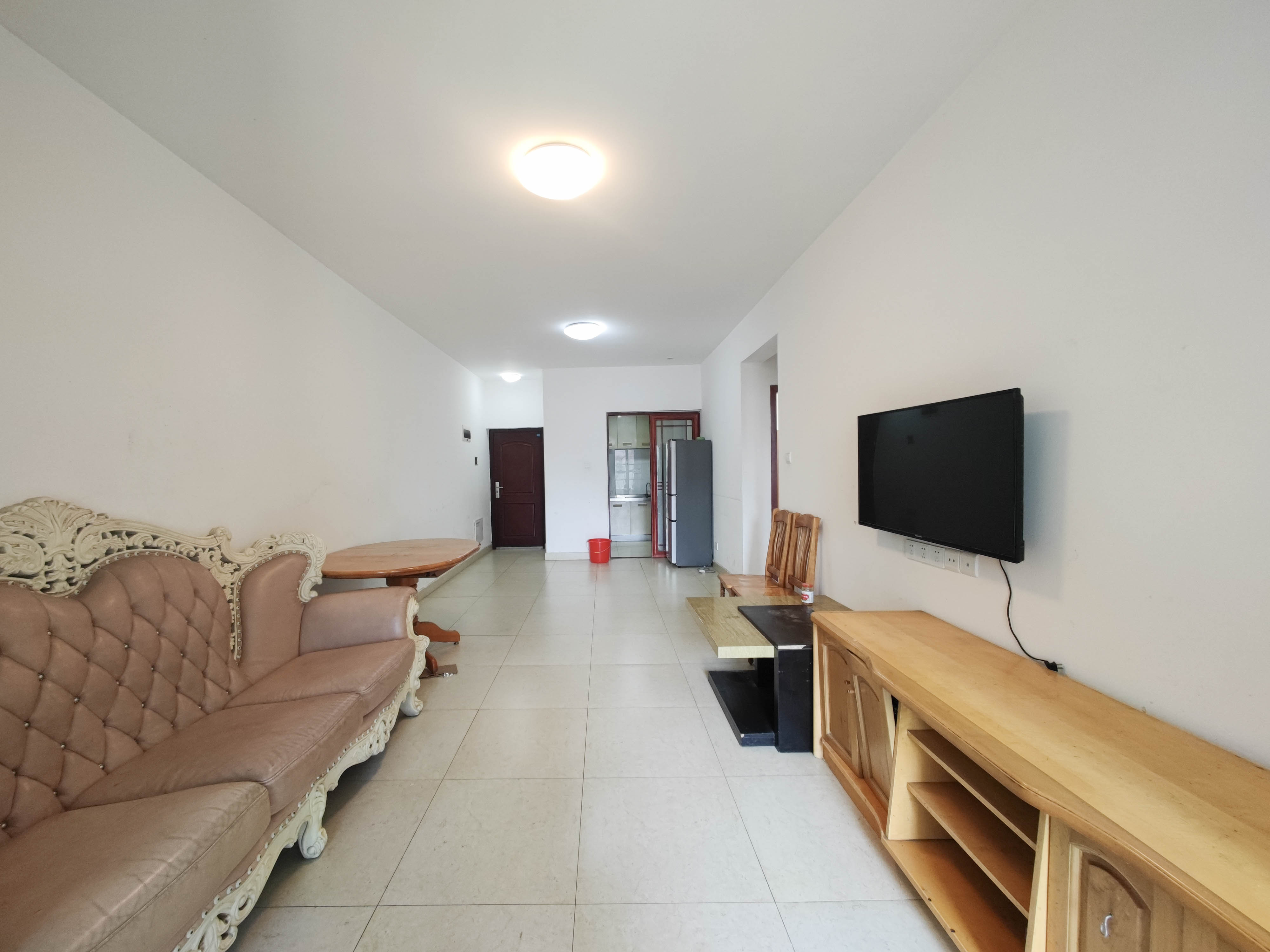 长房半岛蓝湾(观山月) 2室2厅1卫 68.0万 长房半岛蓝湾(观山月) 2室2厅1卫 68.0万客厅