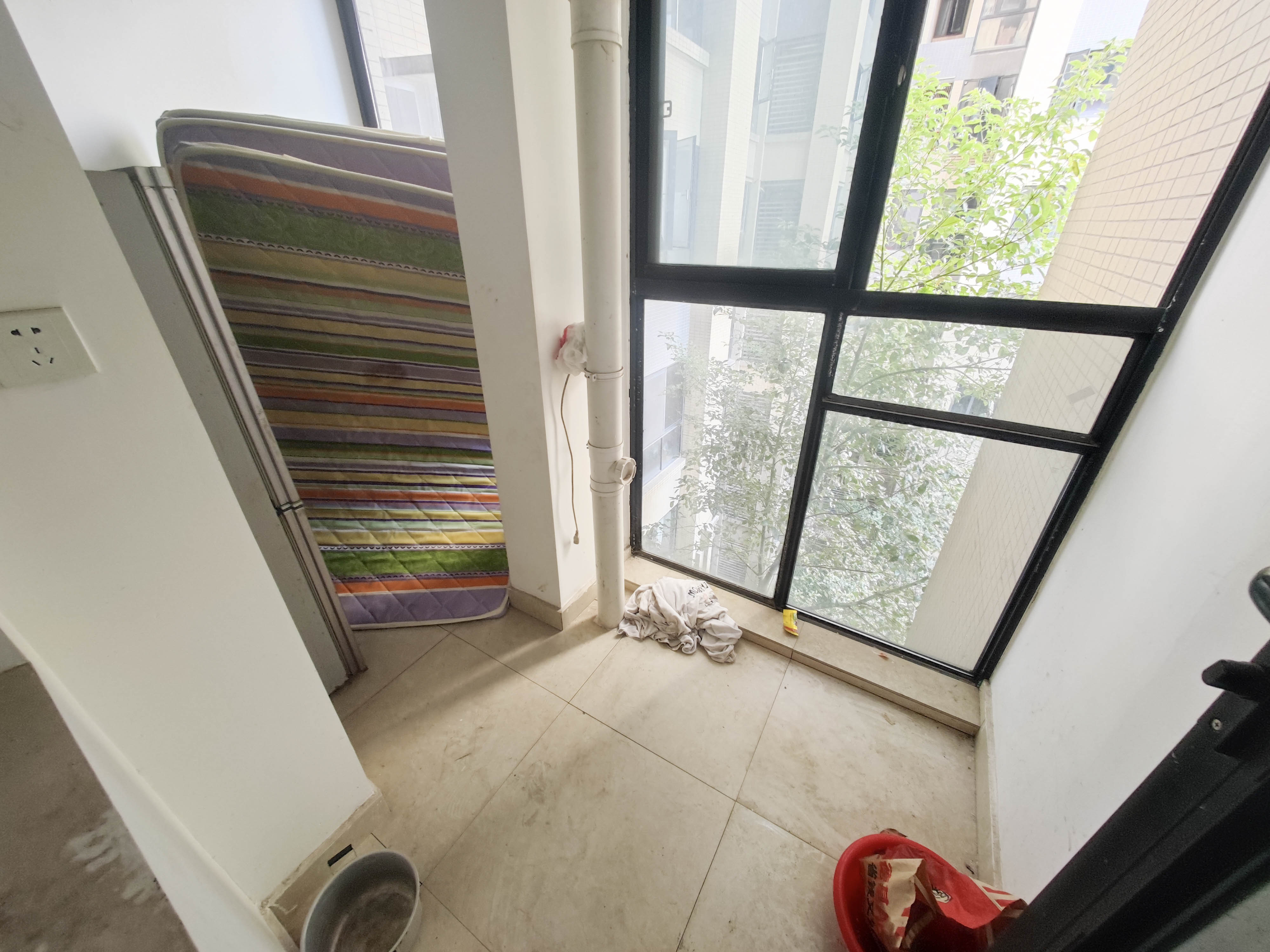 长房半岛蓝湾(观山月) 2室2厅1卫 68.0万 长房半岛蓝湾(观山月) 2室2厅1卫 68.0万阳台