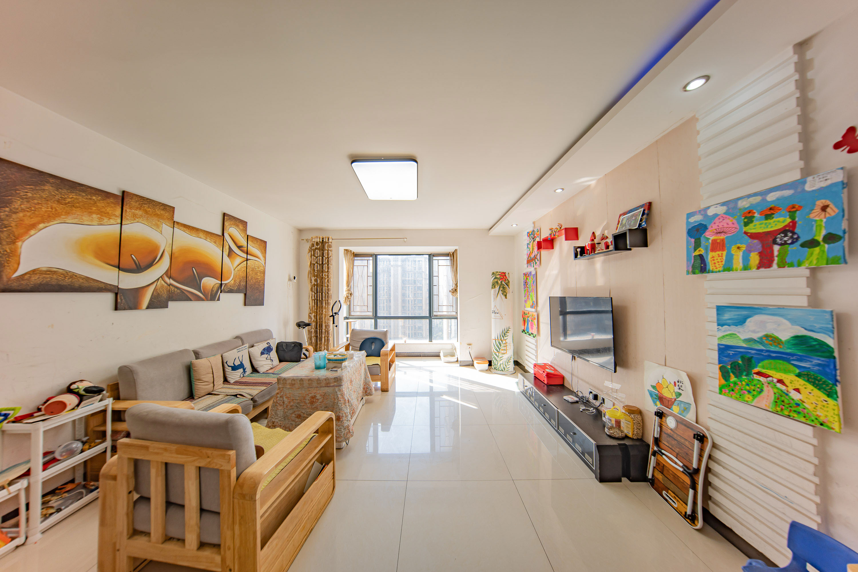 中建麓山和苑 4室2厅2卫 91.8万 中建麓山和苑 4室2厅2卫 91.8万客厅