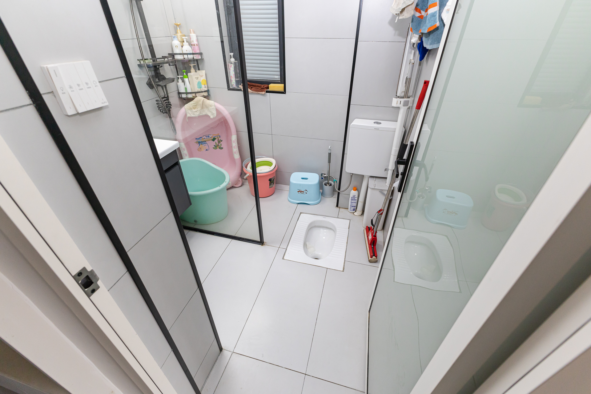 越秀湘江星汇城二期  4室2厅2卫    128.0万 越秀湘江星汇城二期  4室2厅2卫    128.0万卫生间