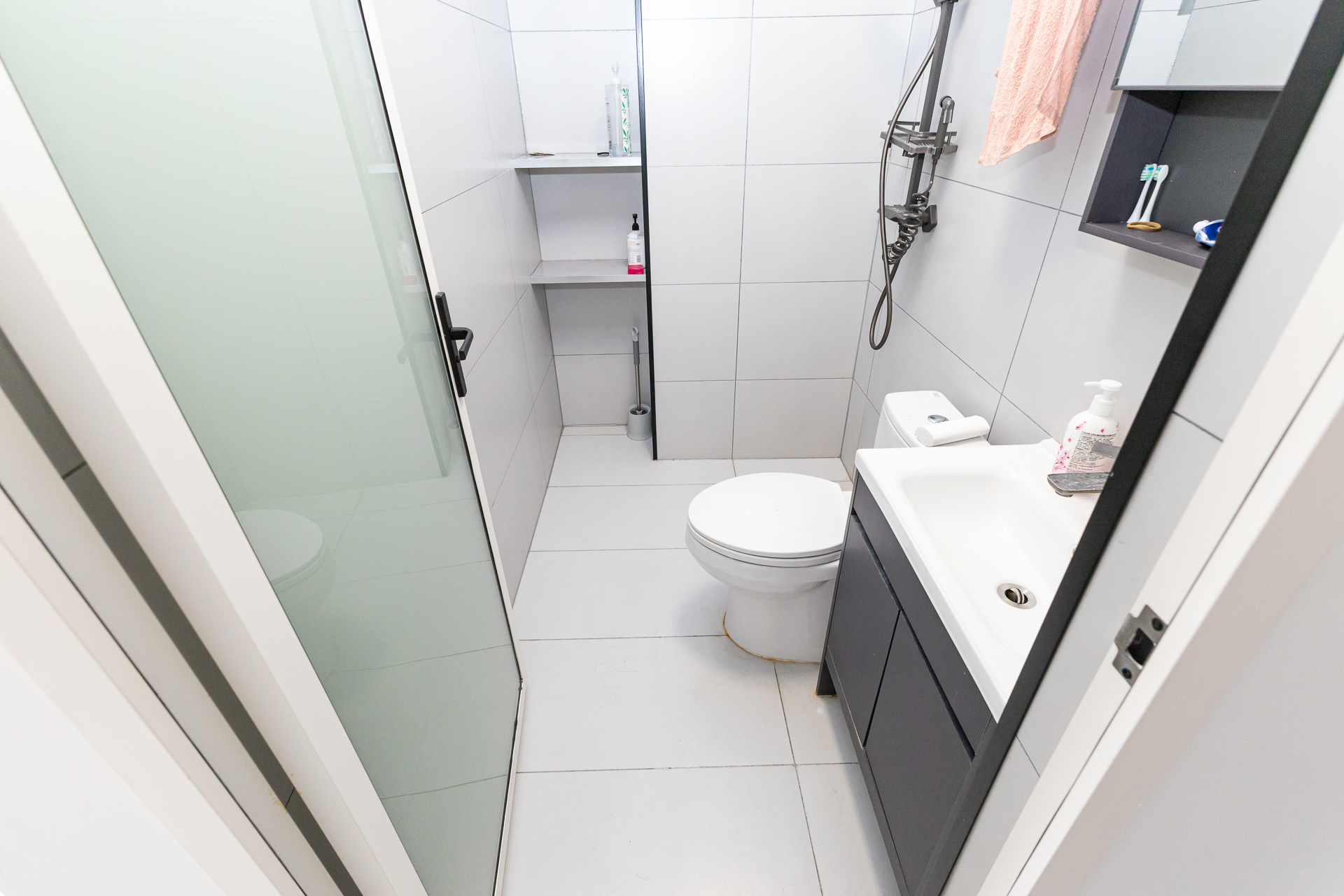 越秀湘江星汇城二期  4室2厅2卫    128.0万 越秀湘江星汇城二期  4室2厅2卫    128.0万卫生间