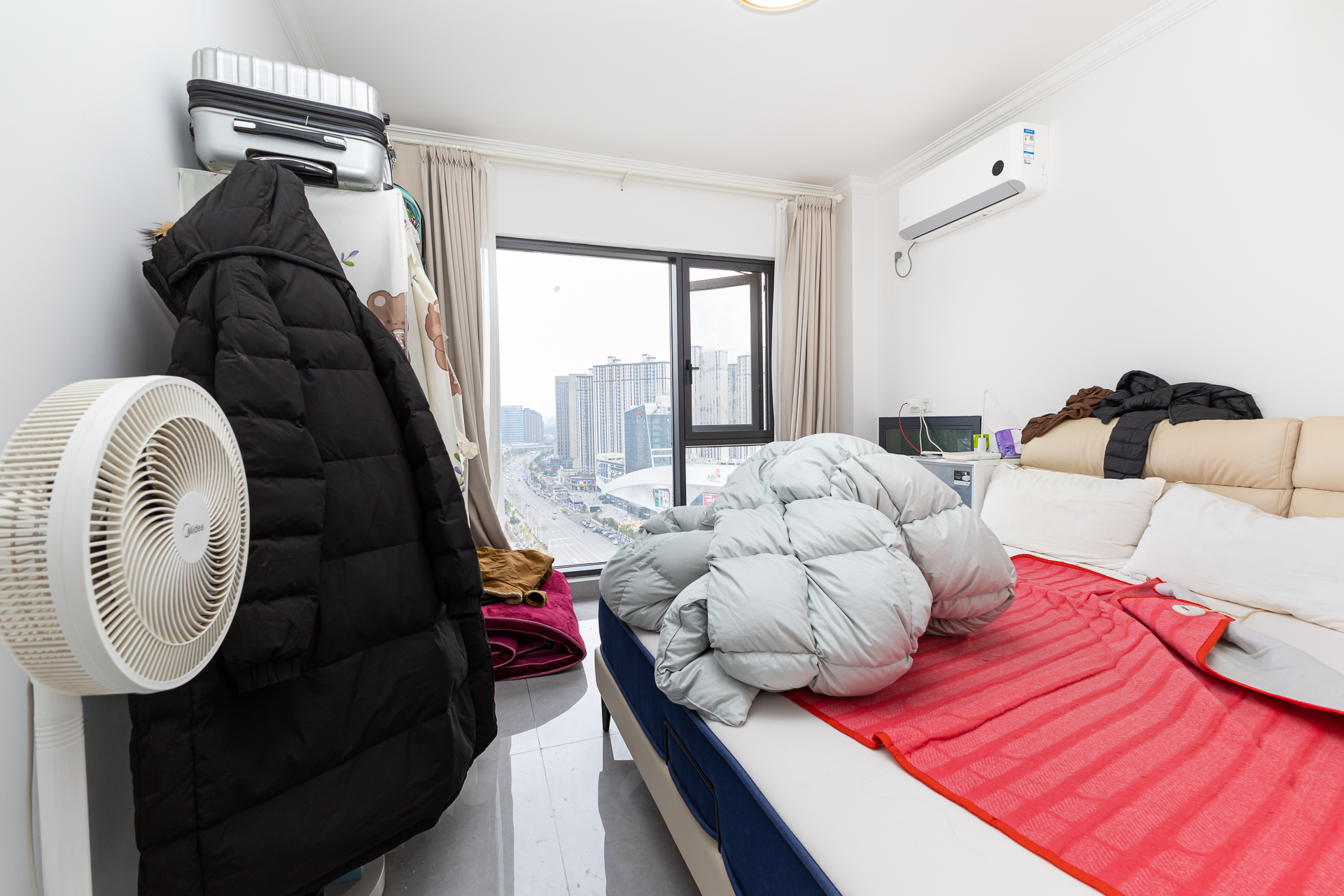 越秀湘江星汇城二期  4室2厅2卫    128.0万 越秀湘江星汇城二期  4室2厅2卫    128.0万卧室