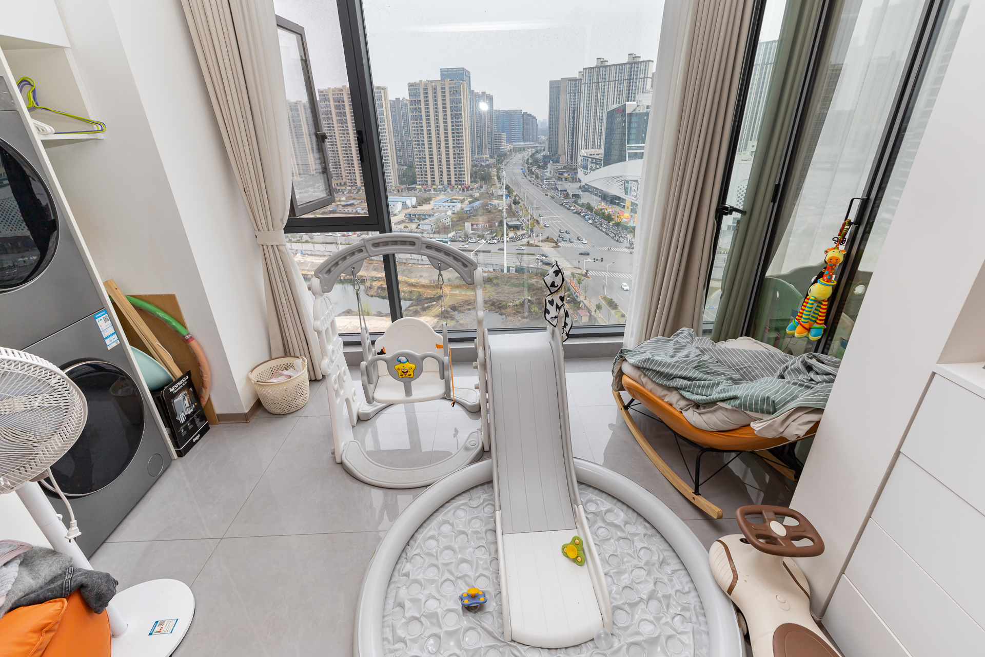 越秀湘江星汇城二期  4室2厅2卫    128.0万 越秀湘江星汇城二期  4室2厅2卫    128.0万阳台