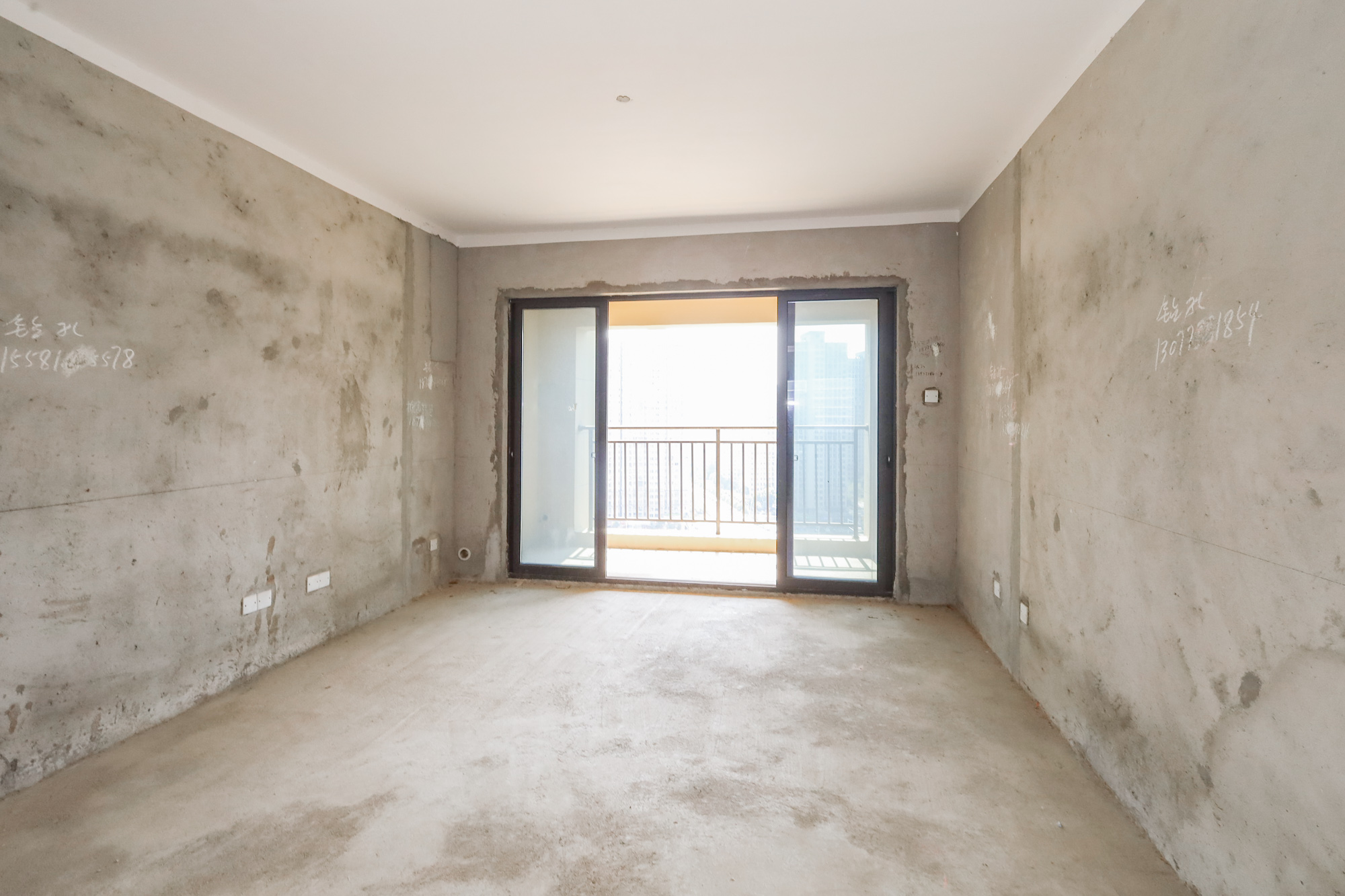 光明E城  4室2厅2卫    108.0万 光明E城  4室2厅2卫    108.0万客厅