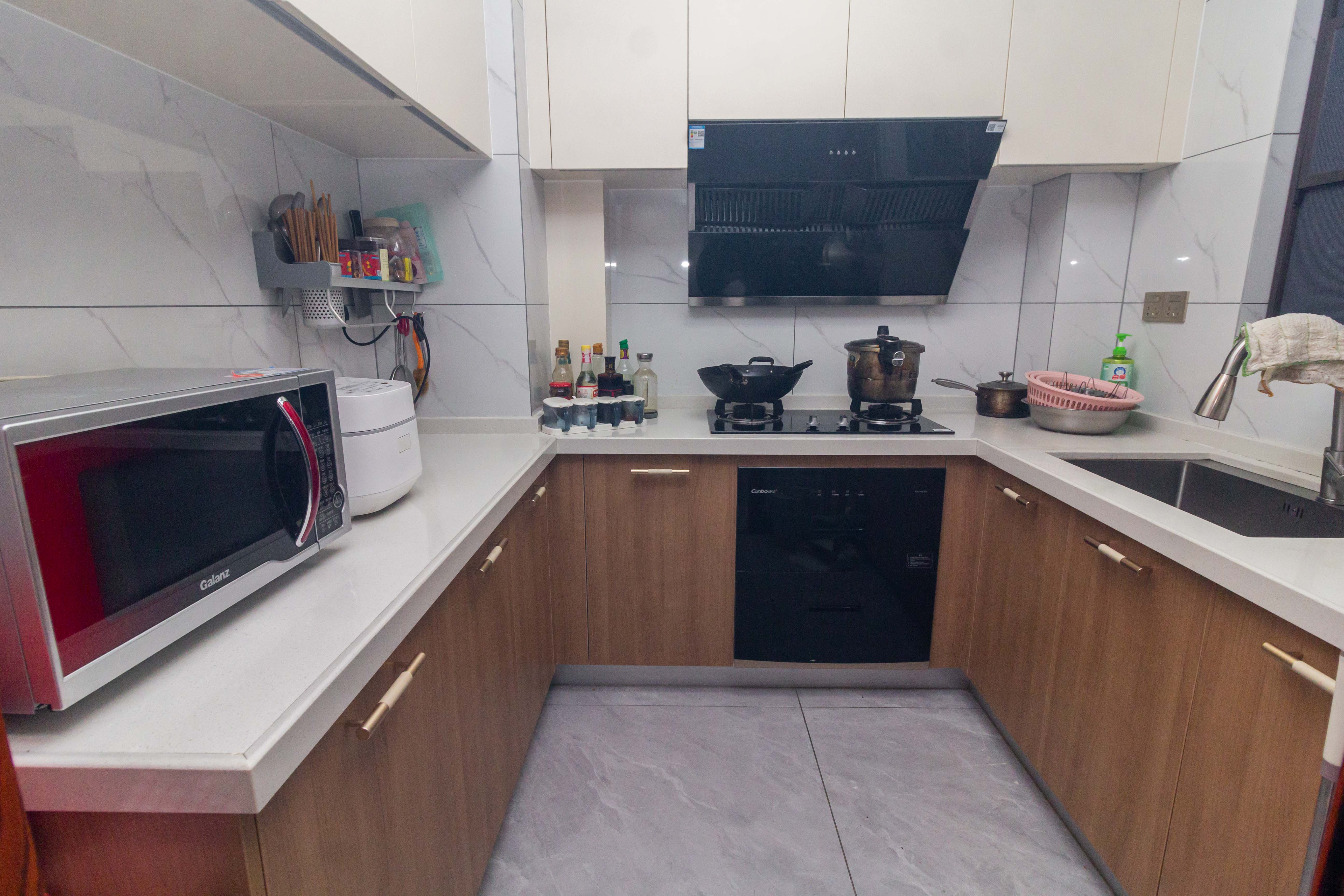 中交中央公园D1区 4室2厅2卫 178.0万 中交中央公园D1区 4室2厅2卫 178.0万厨房