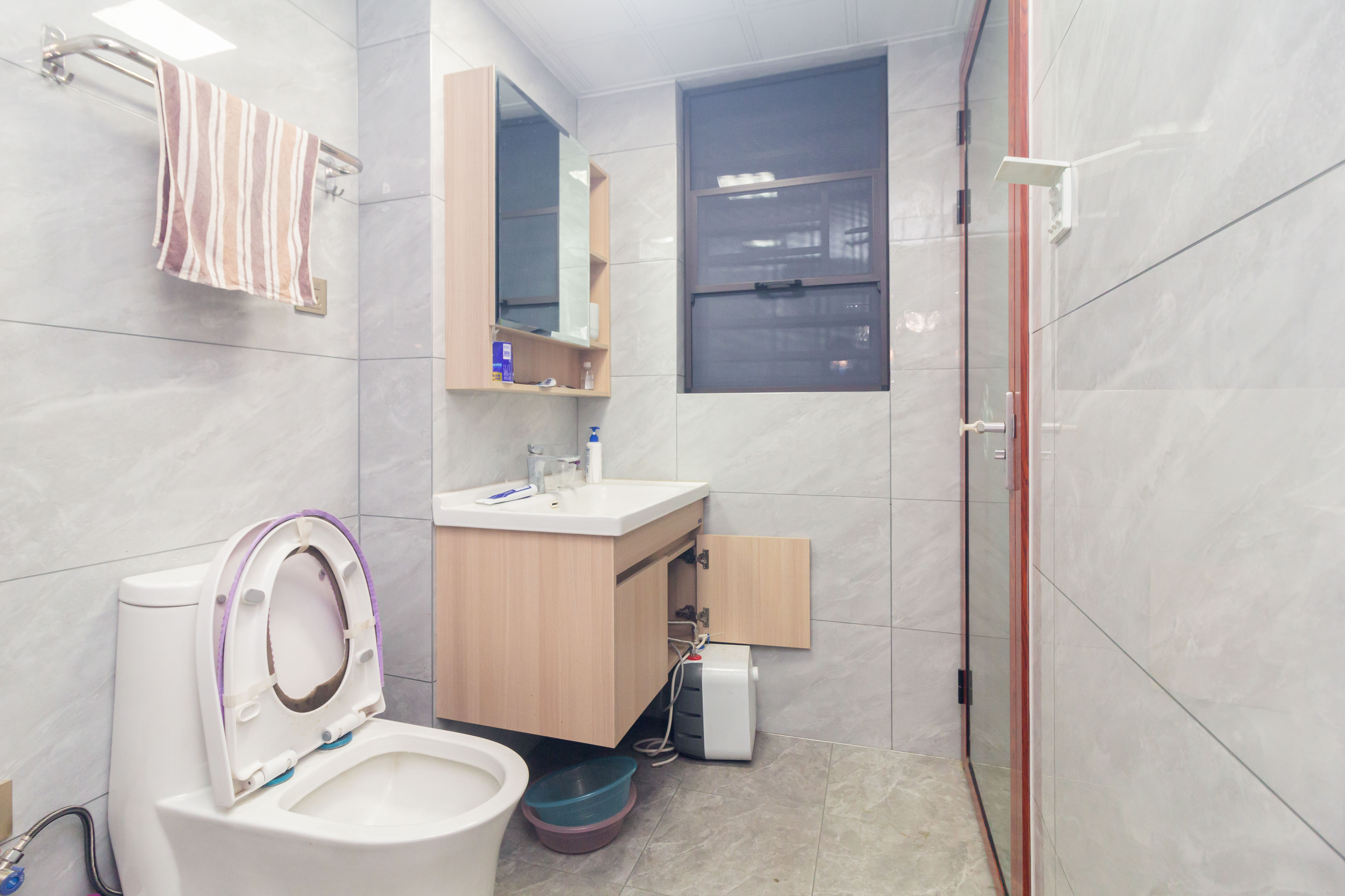 中交中央公园D1区 4室2厅2卫 178.0万 中交中央公园D1区 4室2厅2卫 178.0万卫生间