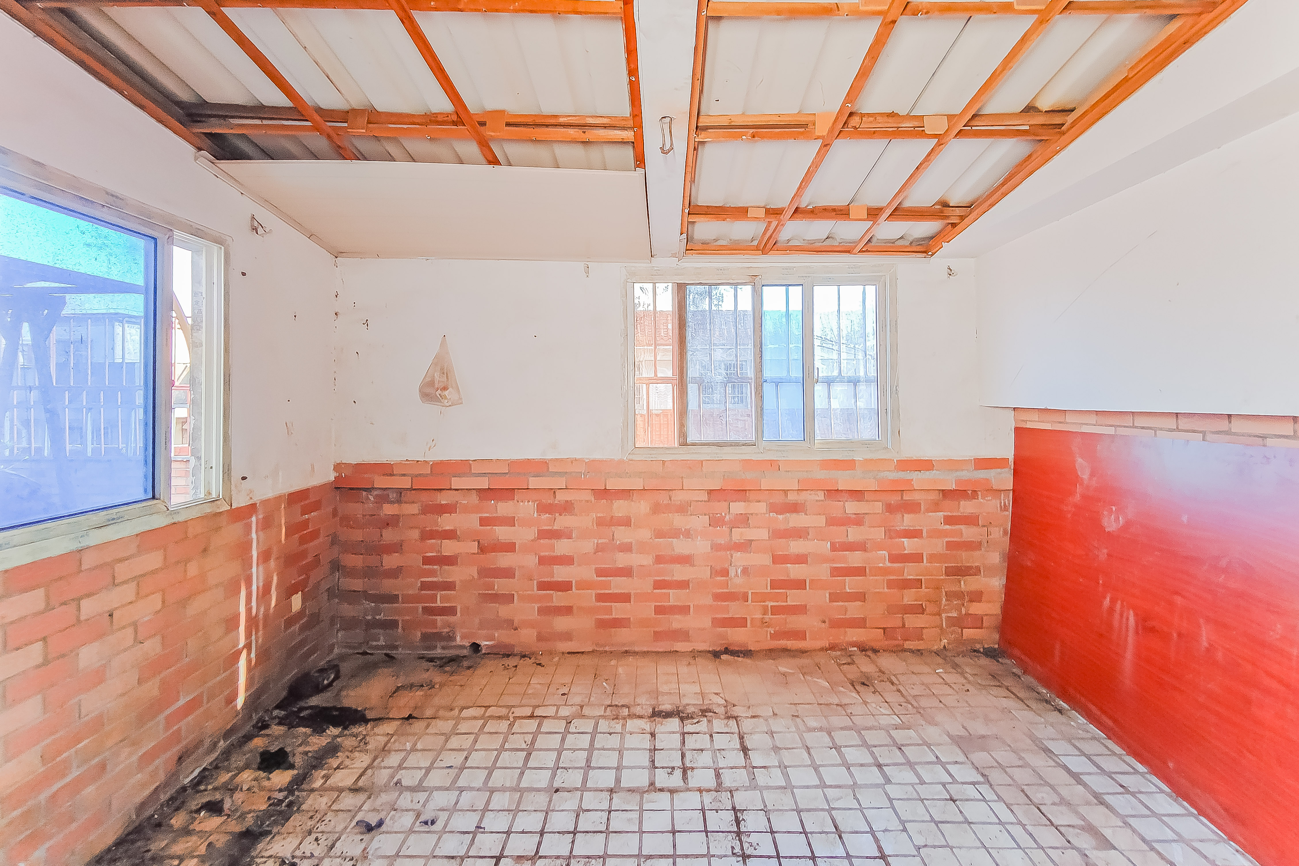 天心友园  4室2厅2卫    110.0万 天心友园  4室2厅2卫    110.0万卧室