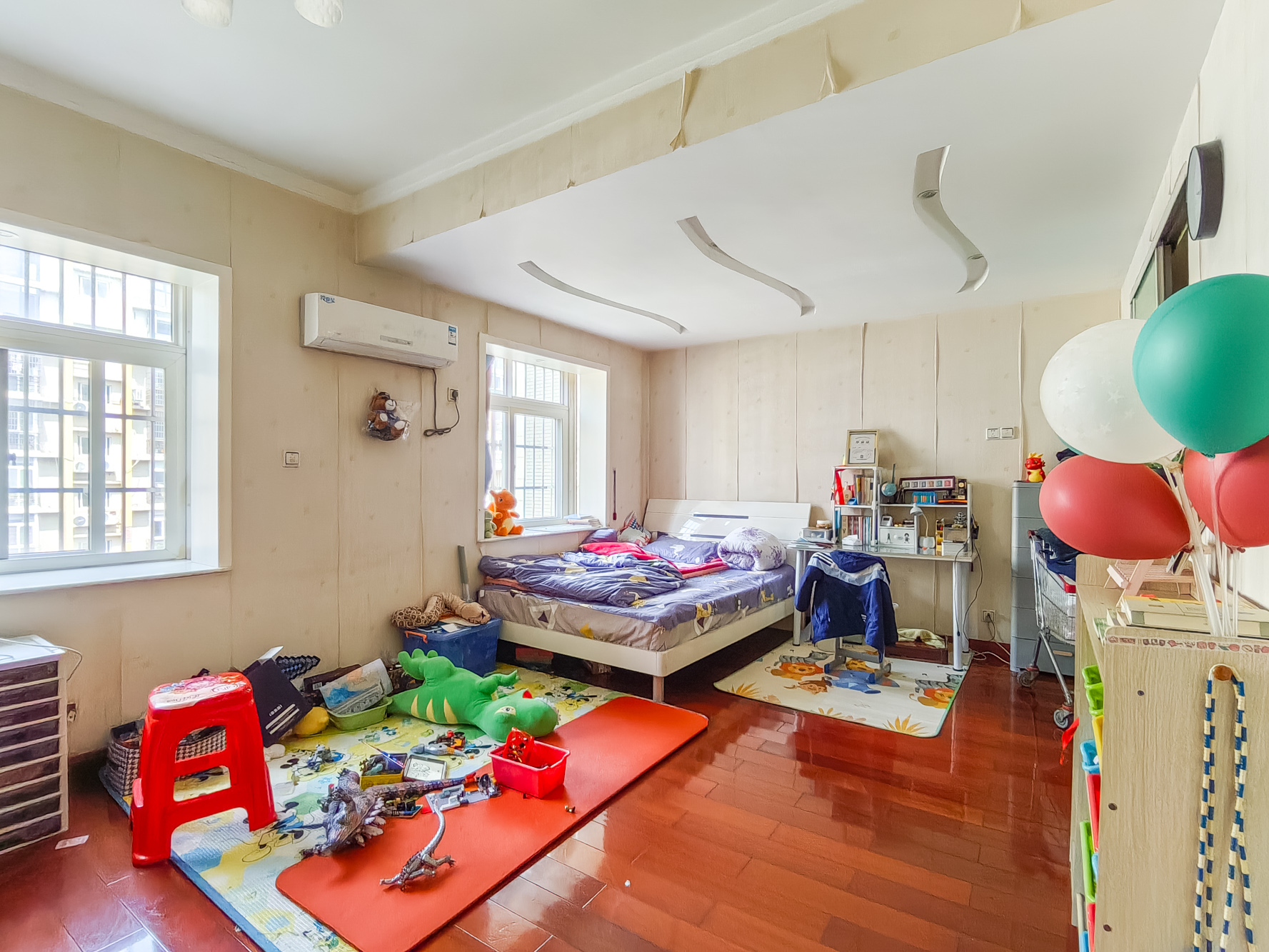 楚天家园 4室2厅1卫 87.0万 楚天家园 4室2厅1卫 87.0万卧室