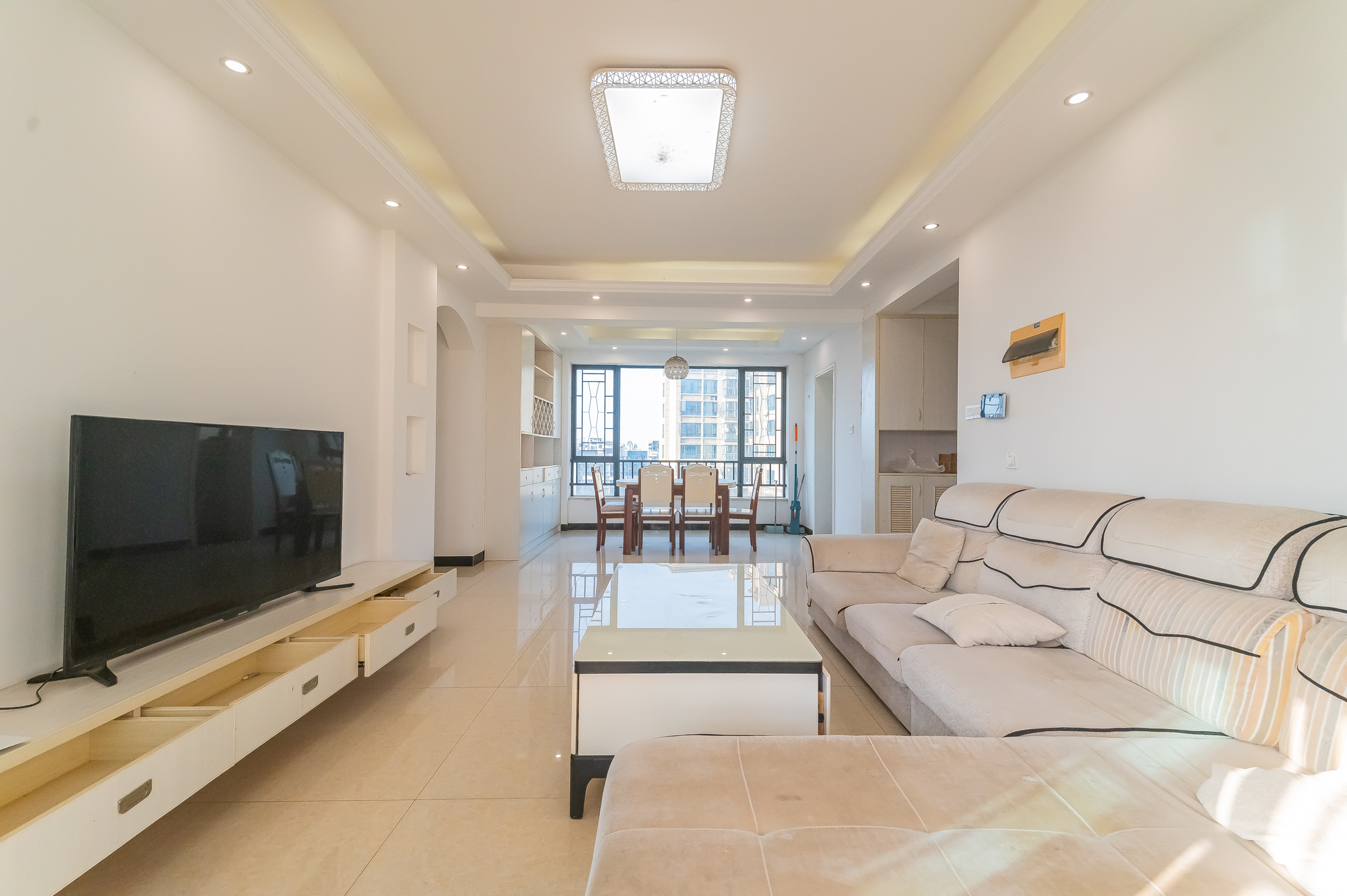 方略城市广场  4室2厅2卫    110.0万 方略城市广场  4室2厅2卫    110.0万客厅