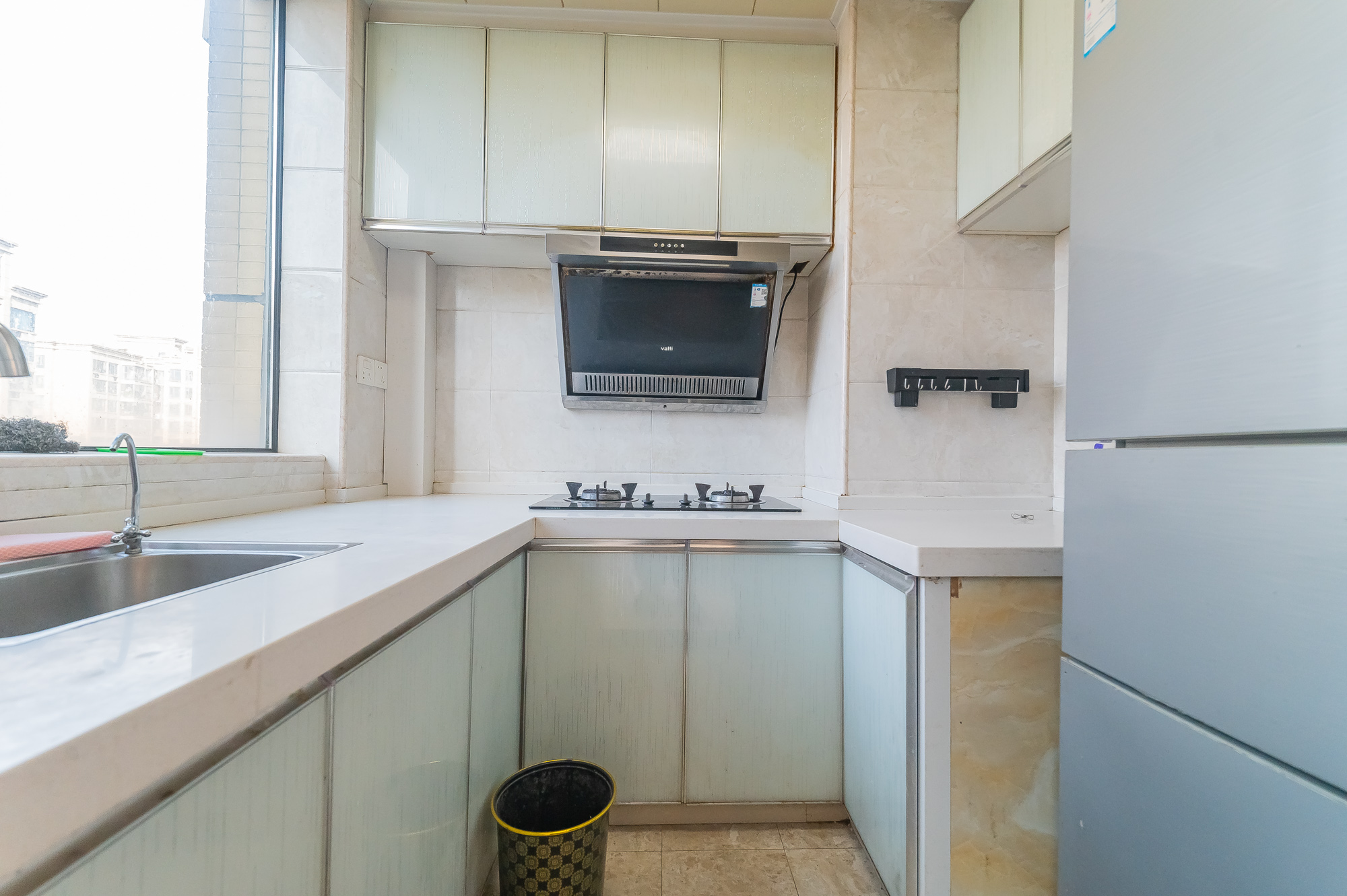 方略城市广场  4室2厅2卫    110.0万 方略城市广场  4室2厅2卫    110.0万厨房