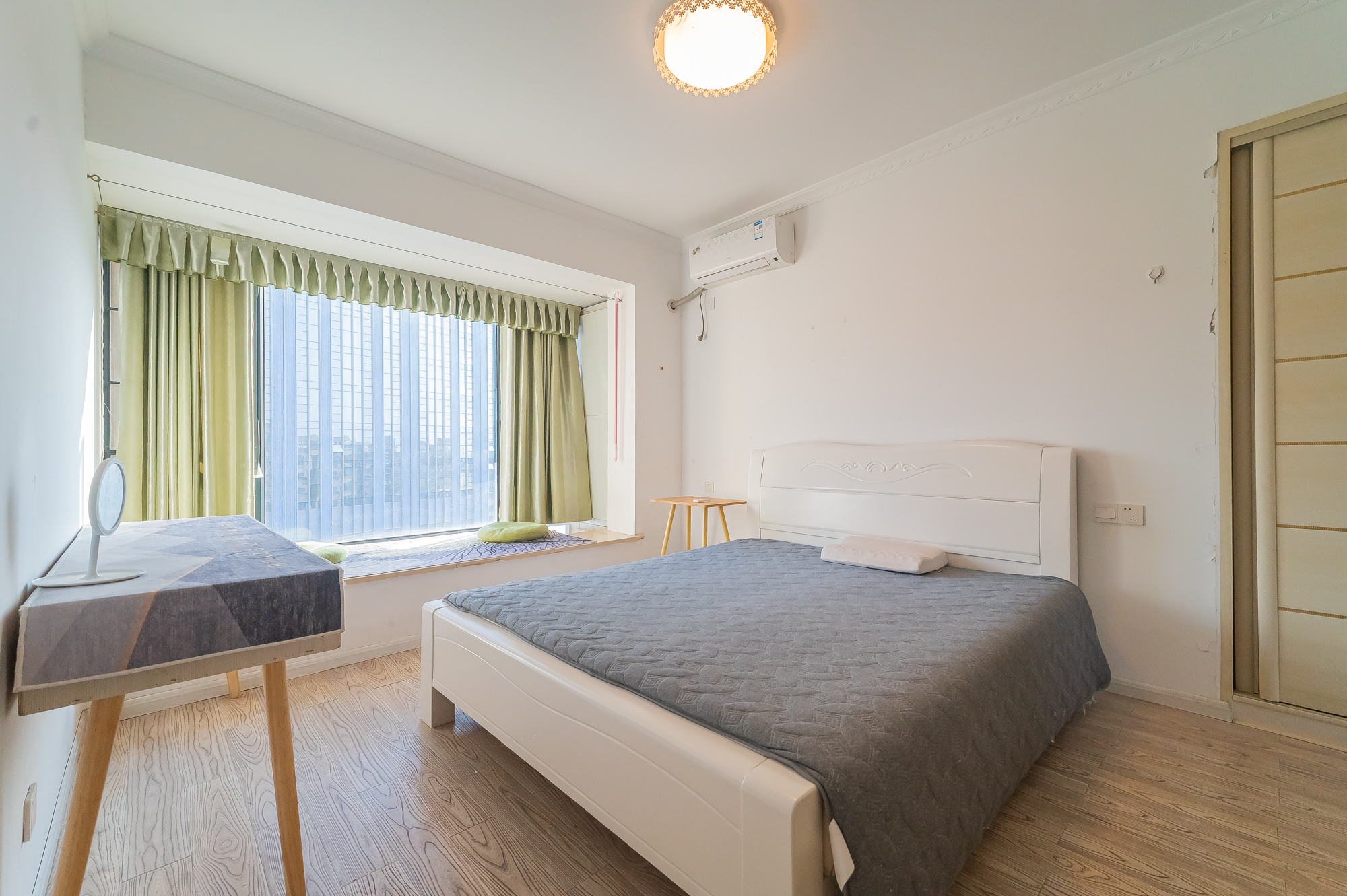 方略城市广场  4室2厅2卫    110.0万 方略城市广场  4室2厅2卫    110.0万卧室