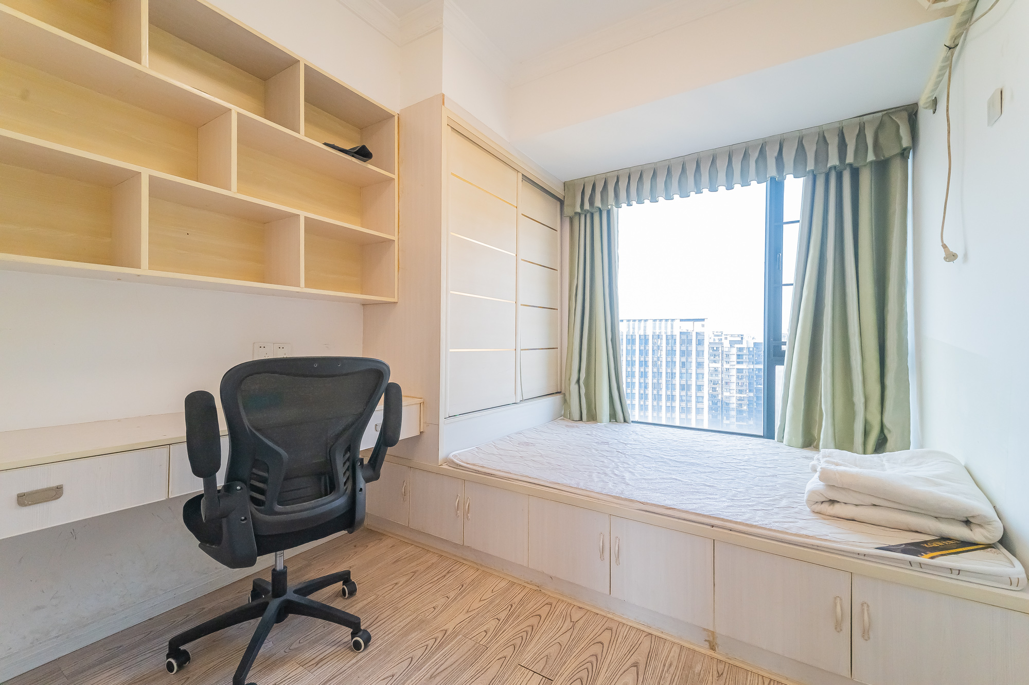 方略城市广场  4室2厅2卫    110.0万 方略城市广场  4室2厅2卫    110.0万卧室