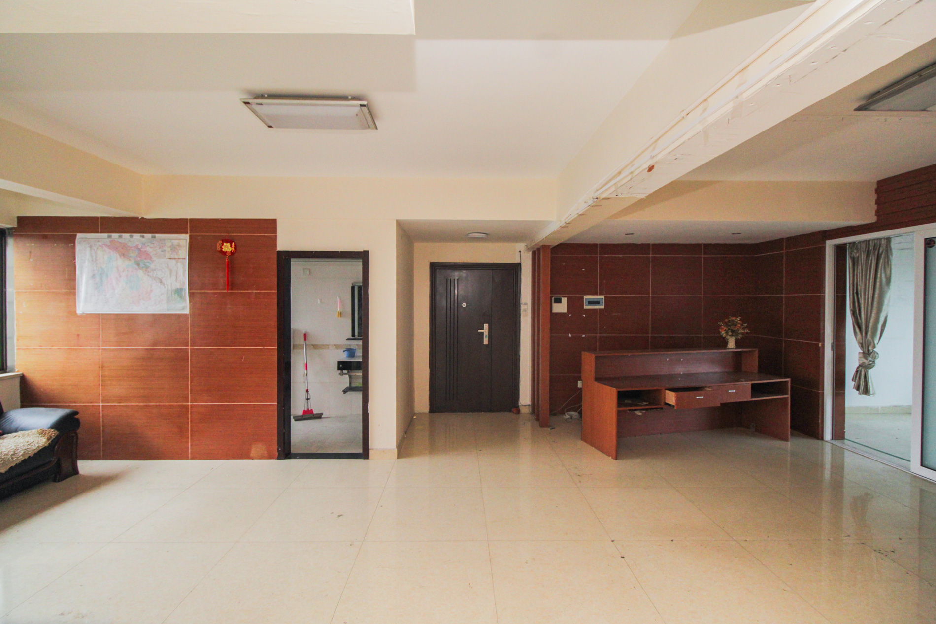 香颂国际 4室2厅2卫 108.0万 香颂国际 4室2厅2卫 108.0万客厅