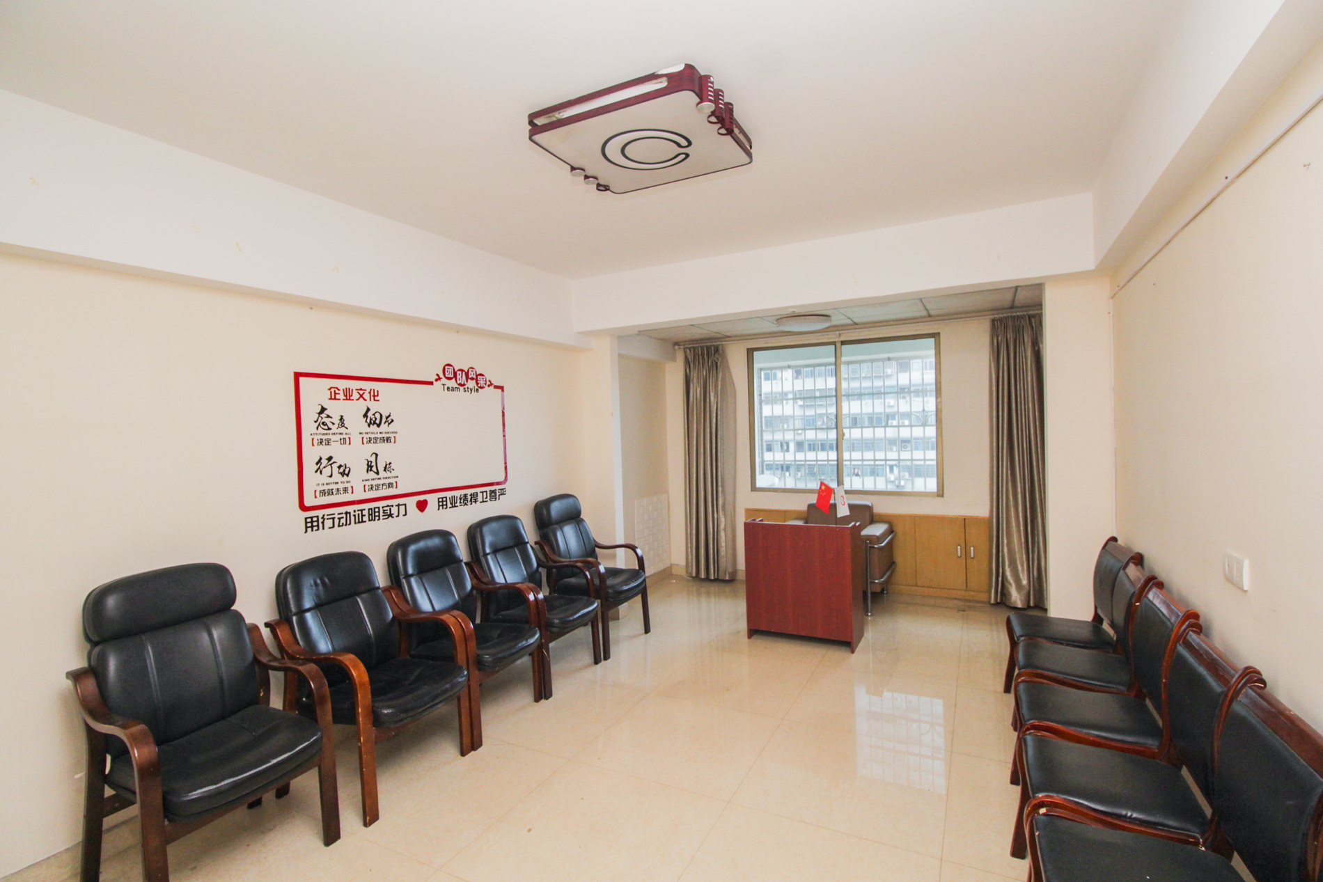 香颂国际 4室2厅2卫 108.0万 香颂国际 4室2厅2卫 108.0万卧室