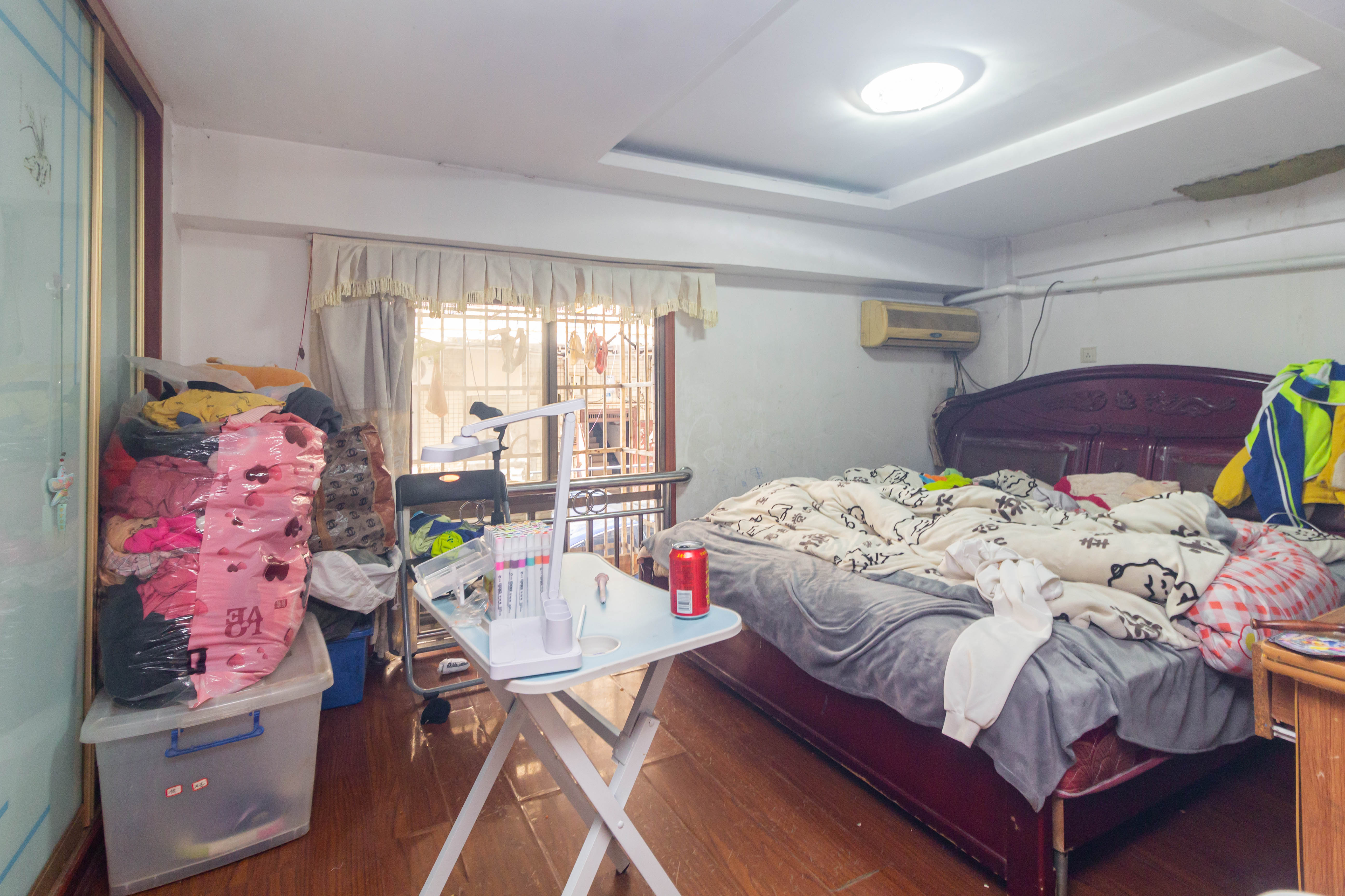 泉塘小区  1室2厅2卫    236.0万 泉塘小区  1室2厅2卫    236.0万卧室