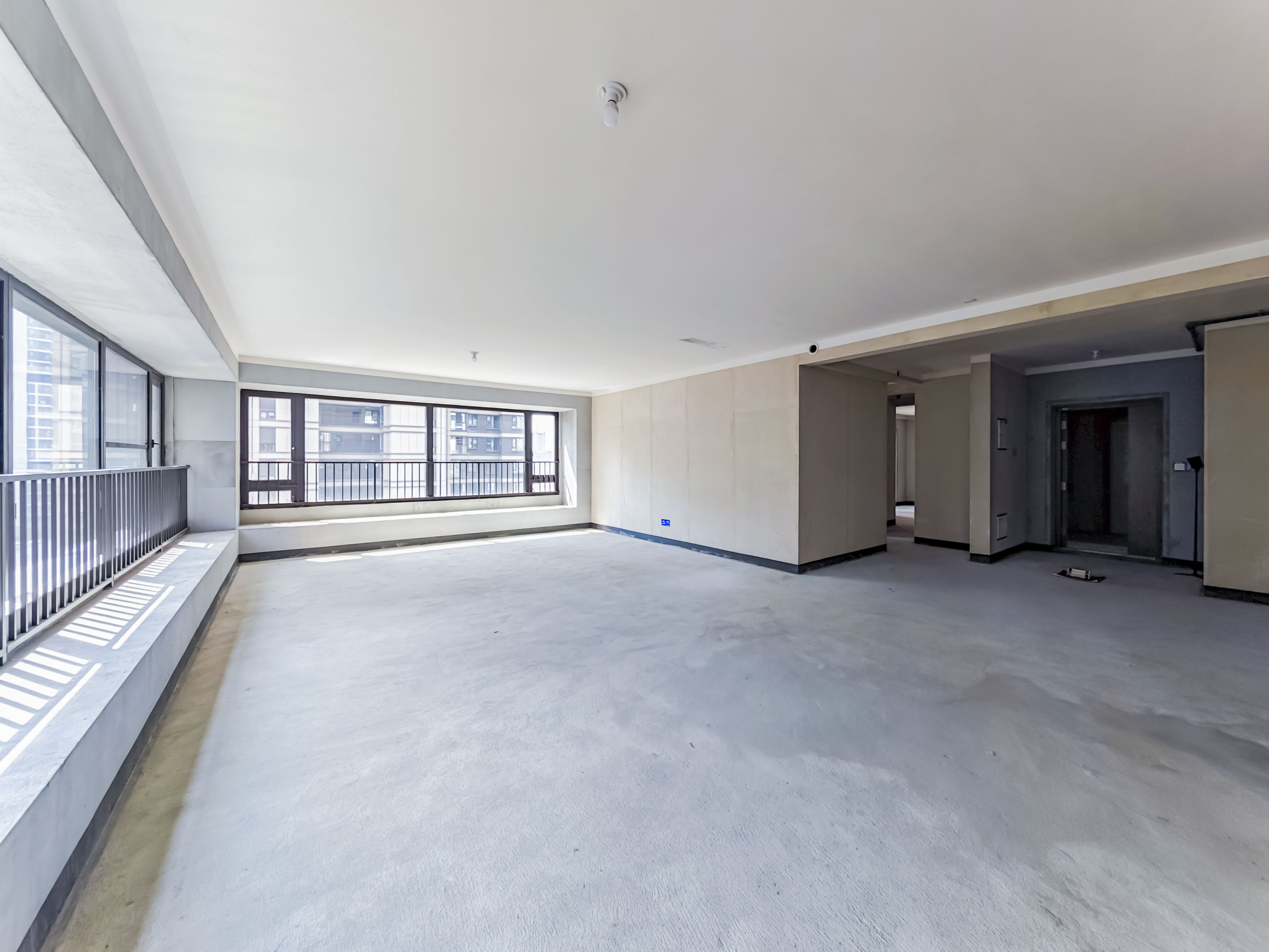 建发玖洲观澜  5室2厅2卫   298.00万
