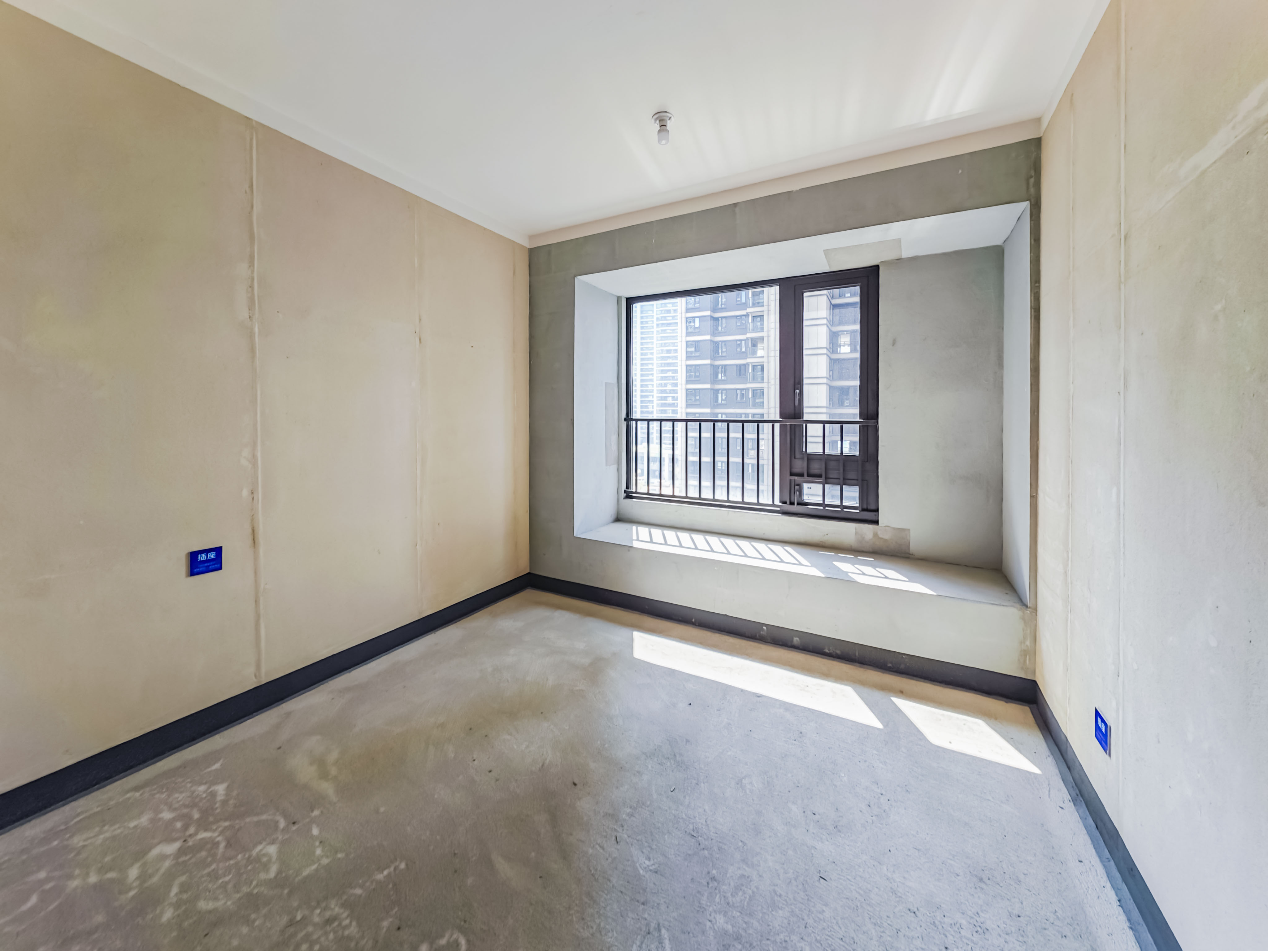 建发玖洲观澜  5室2厅1卫   298.00万其他