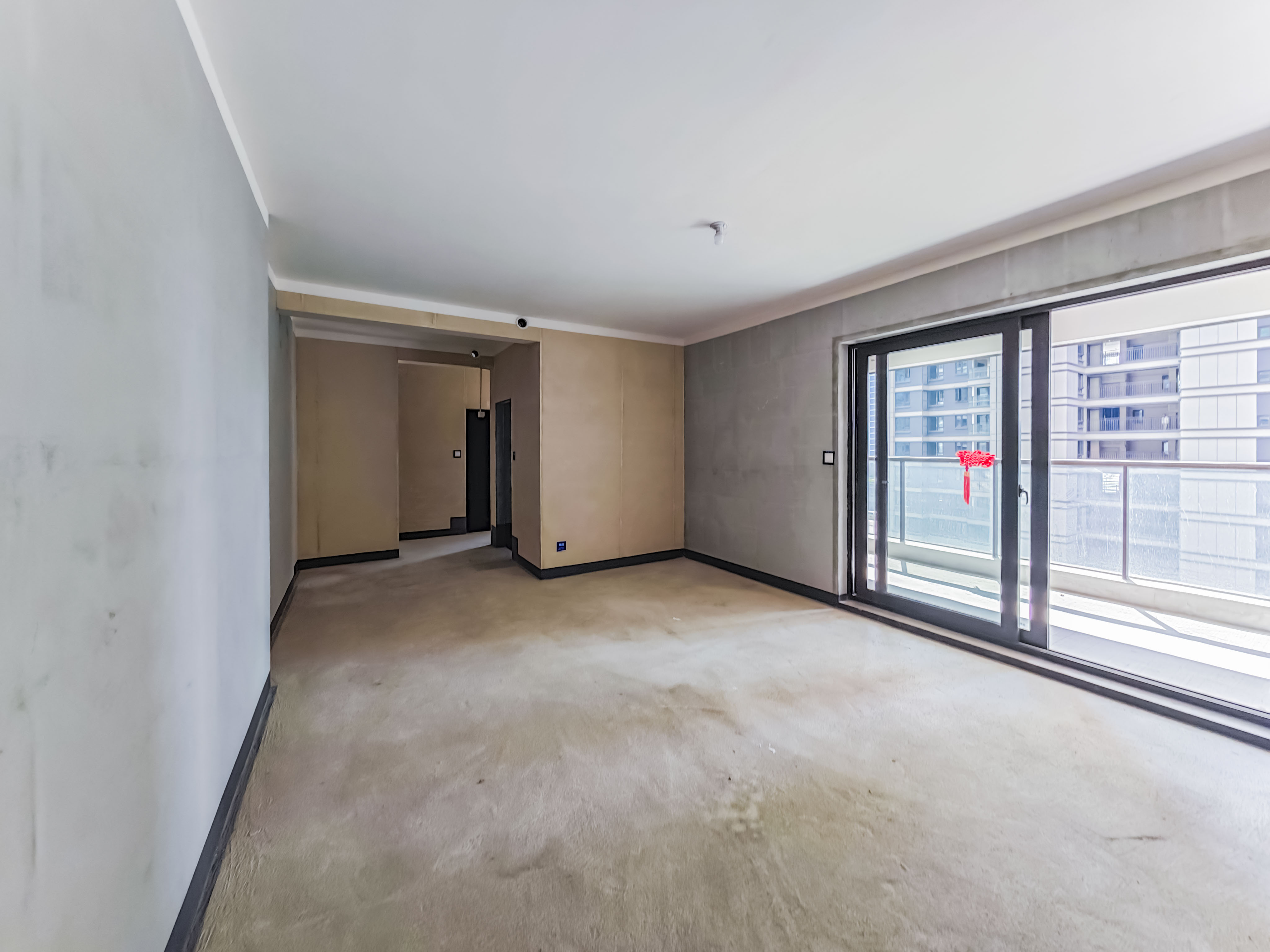 建发玖洲观澜  5室2厅1卫   298.00万其他