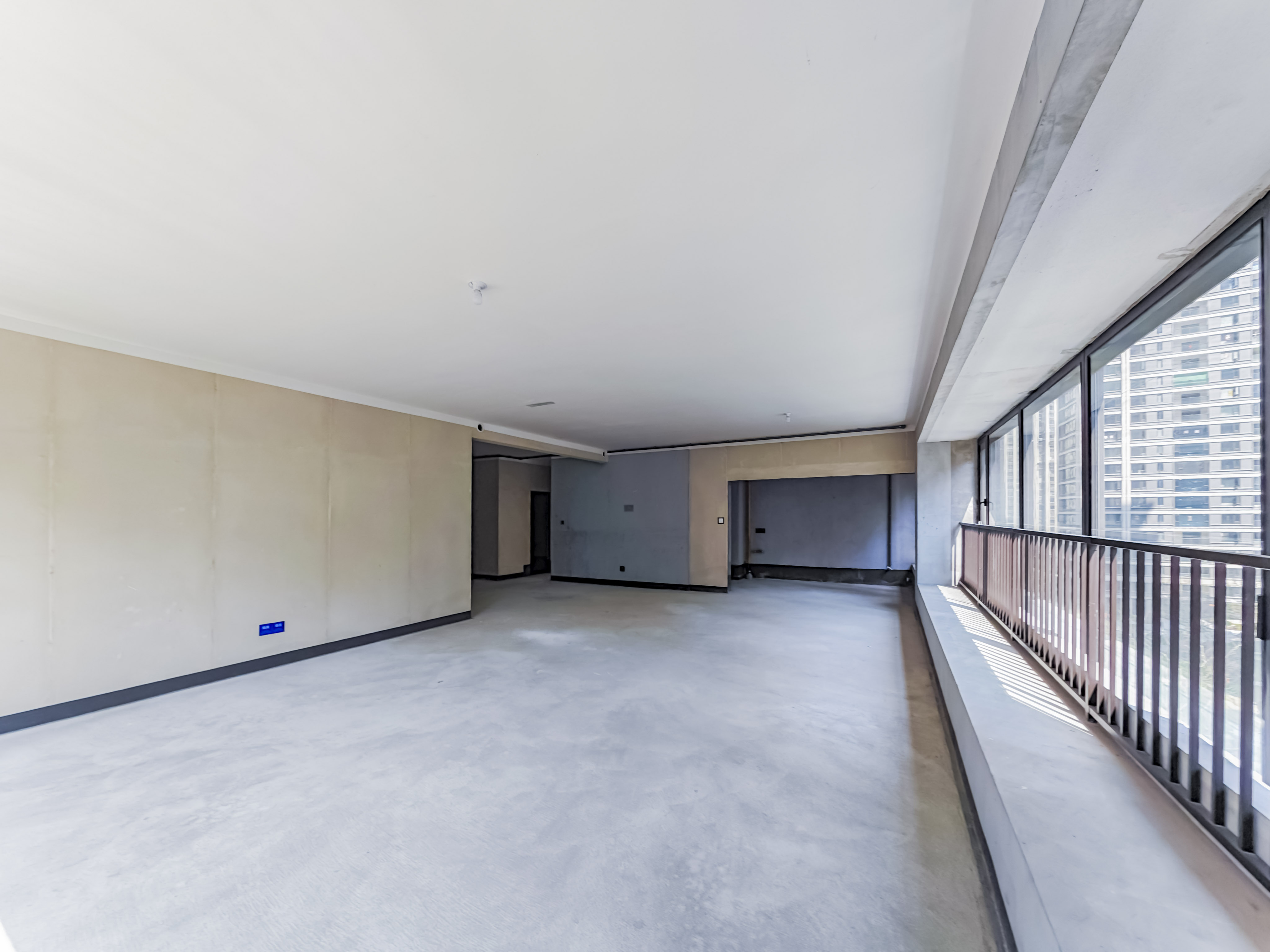 建发玖洲观澜  5室2厅1卫   298.00万客厅