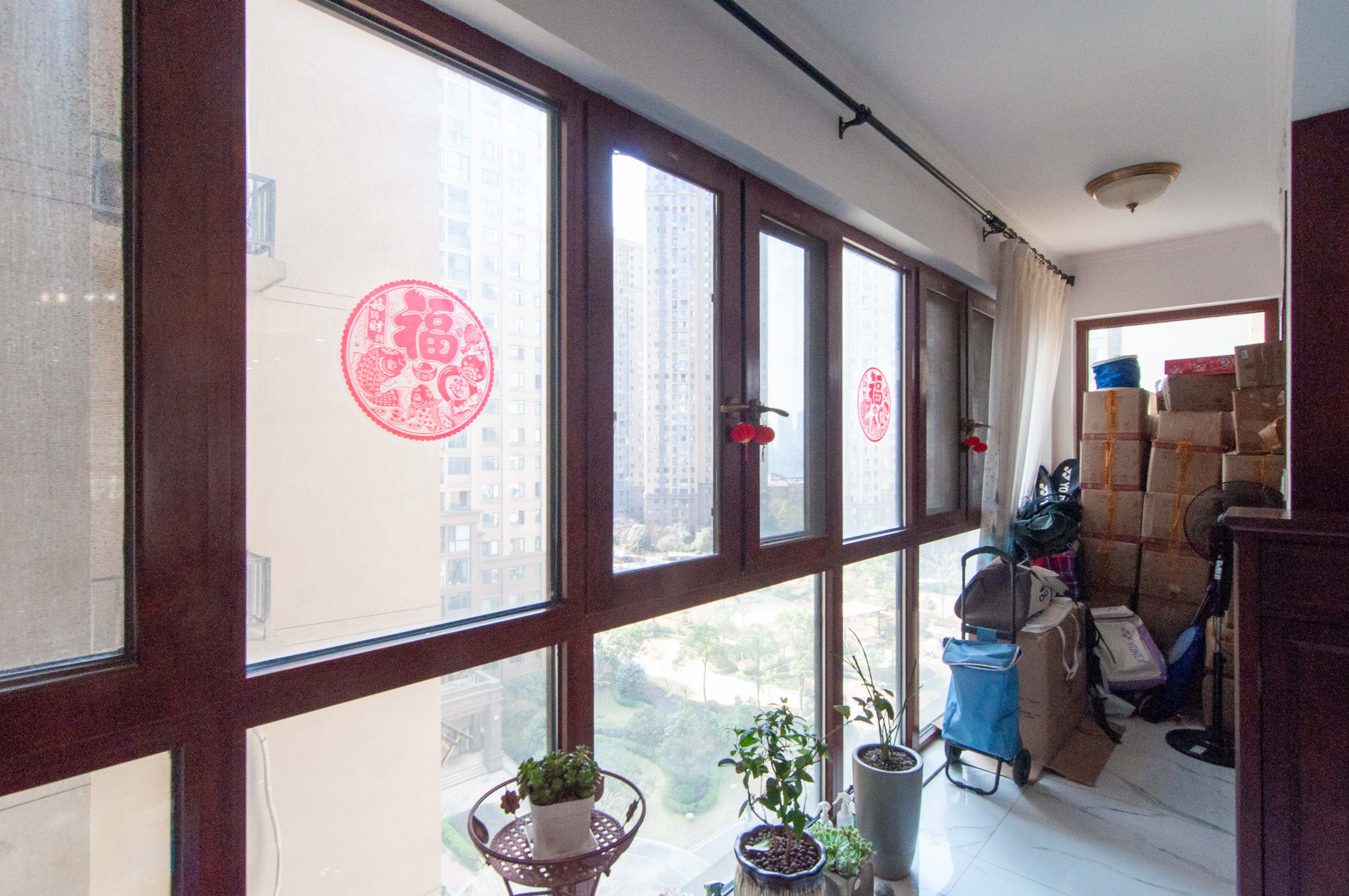 中建梅溪湖中心  4室2厅2卫   175.00万其他