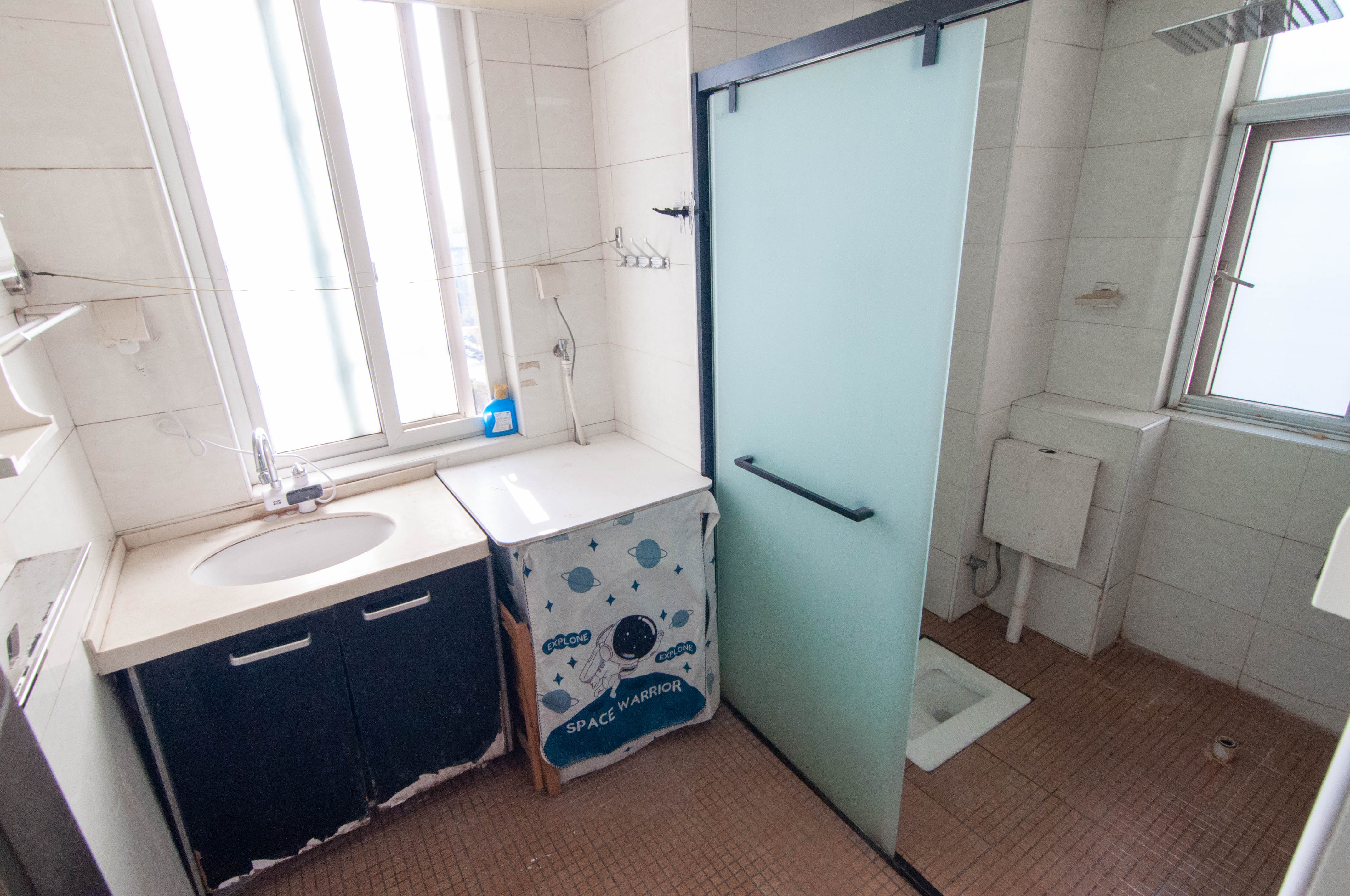 中房F联邦  3室2厅1卫    62.8万 中房F联邦  3室2厅1卫    62.8万卫生间