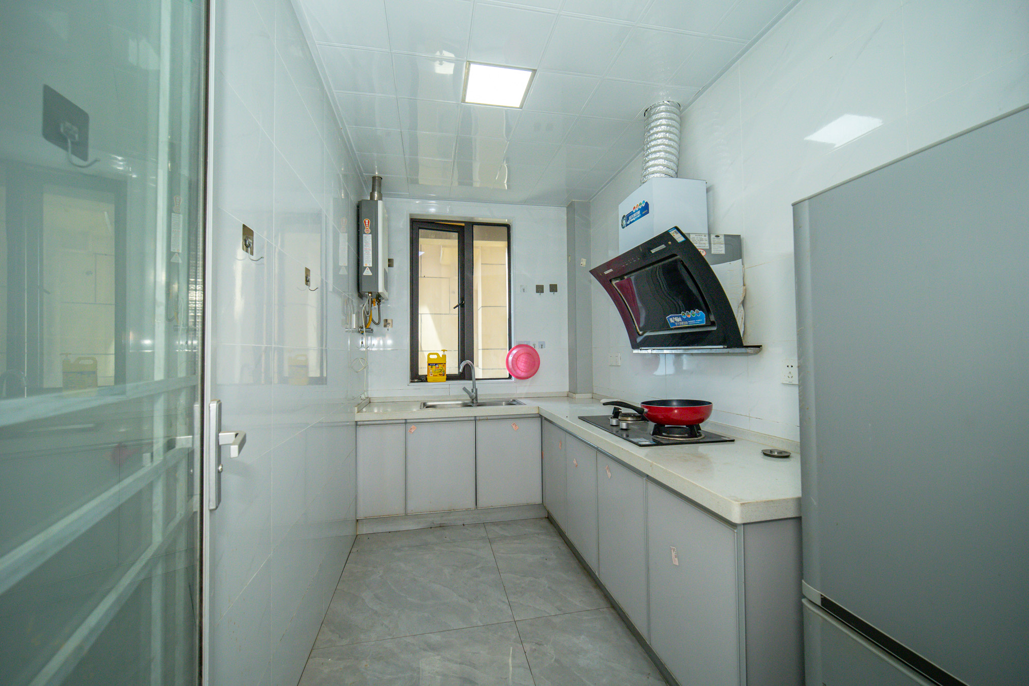 星湖湾二期高层  4室2厅2卫    111.8万 星湖湾二期高层  4室2厅2卫    111.8万厨房