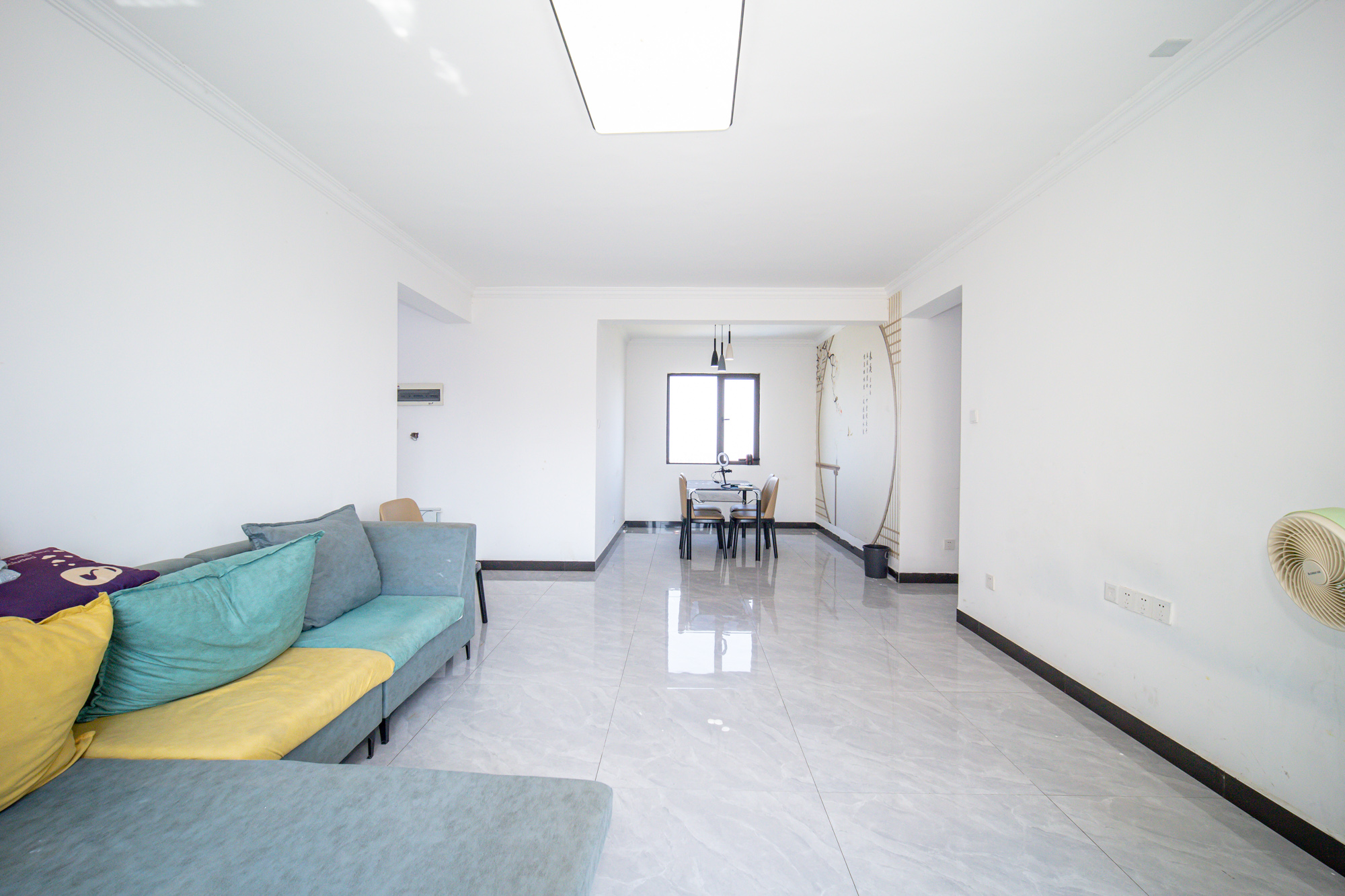 星湖湾二期高层  4室2厅2卫    111.8万 星湖湾二期高层  4室2厅2卫    111.8万客厅