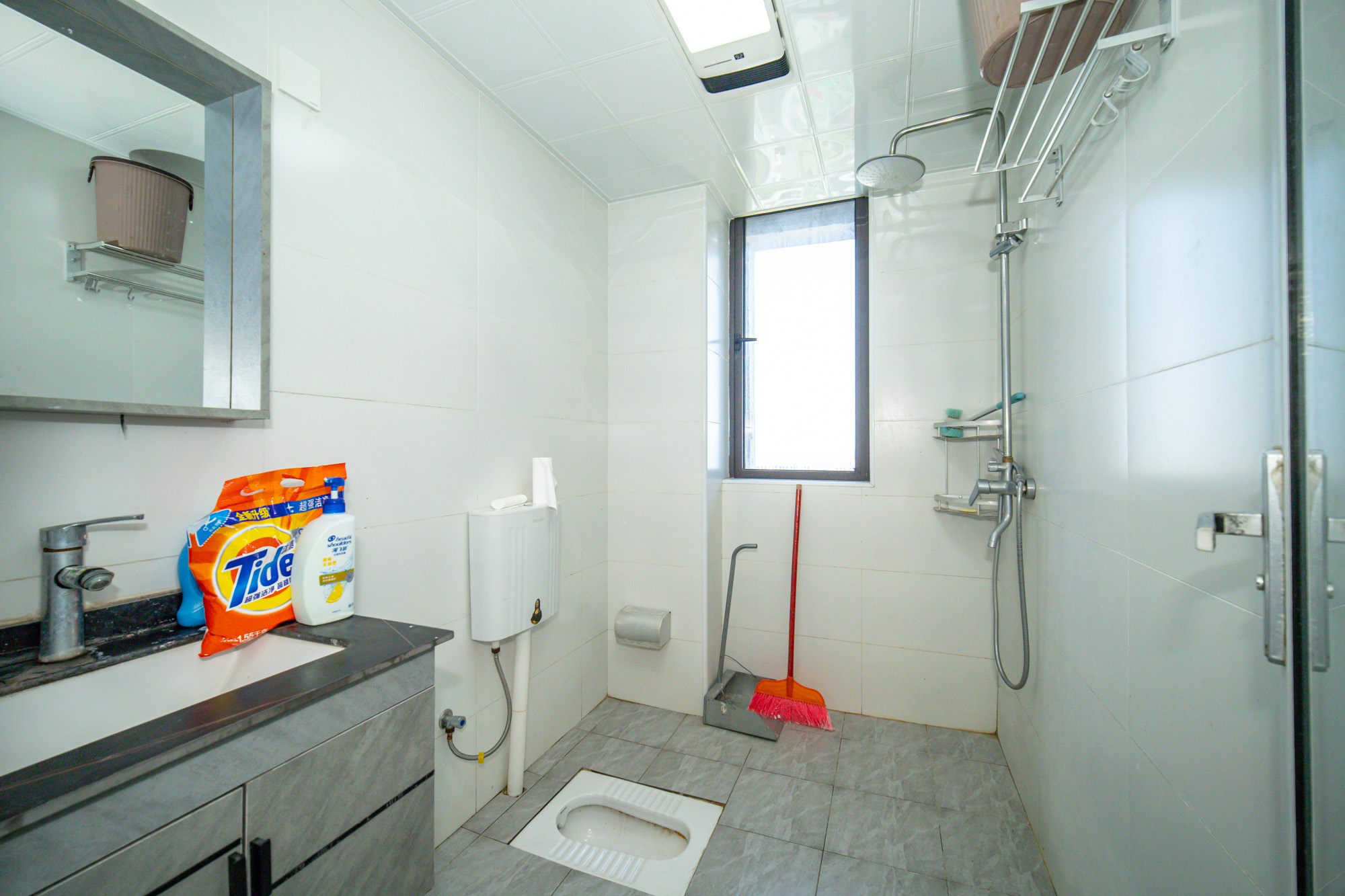 星湖湾二期高层  4室2厅2卫    111.8万 星湖湾二期高层  4室2厅2卫    111.8万卫生间