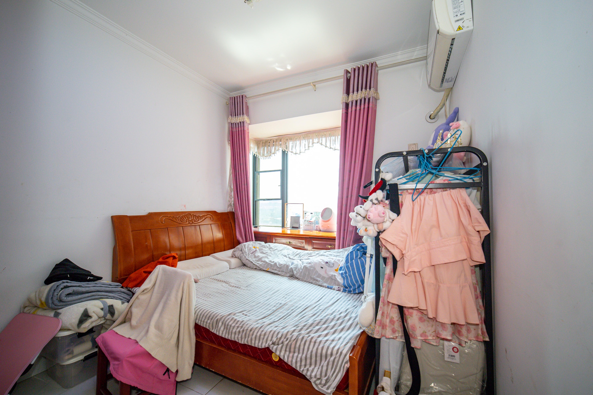 海伦春天  2室2厅1卫    52.0万卧室