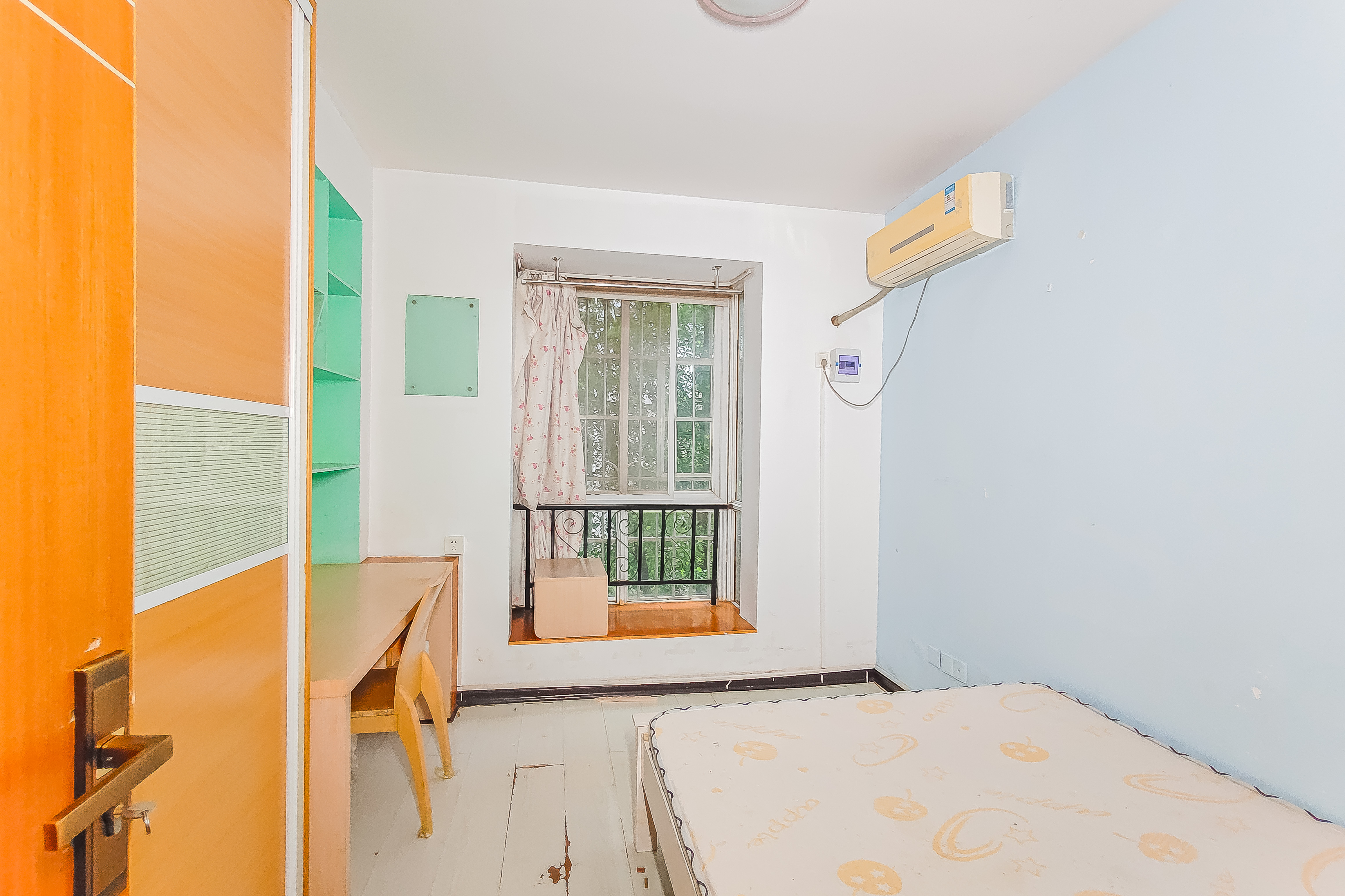 官塘公寓 3室2厅2卫 85.0万 官塘公寓 3室2厅2卫 85.0万卧室