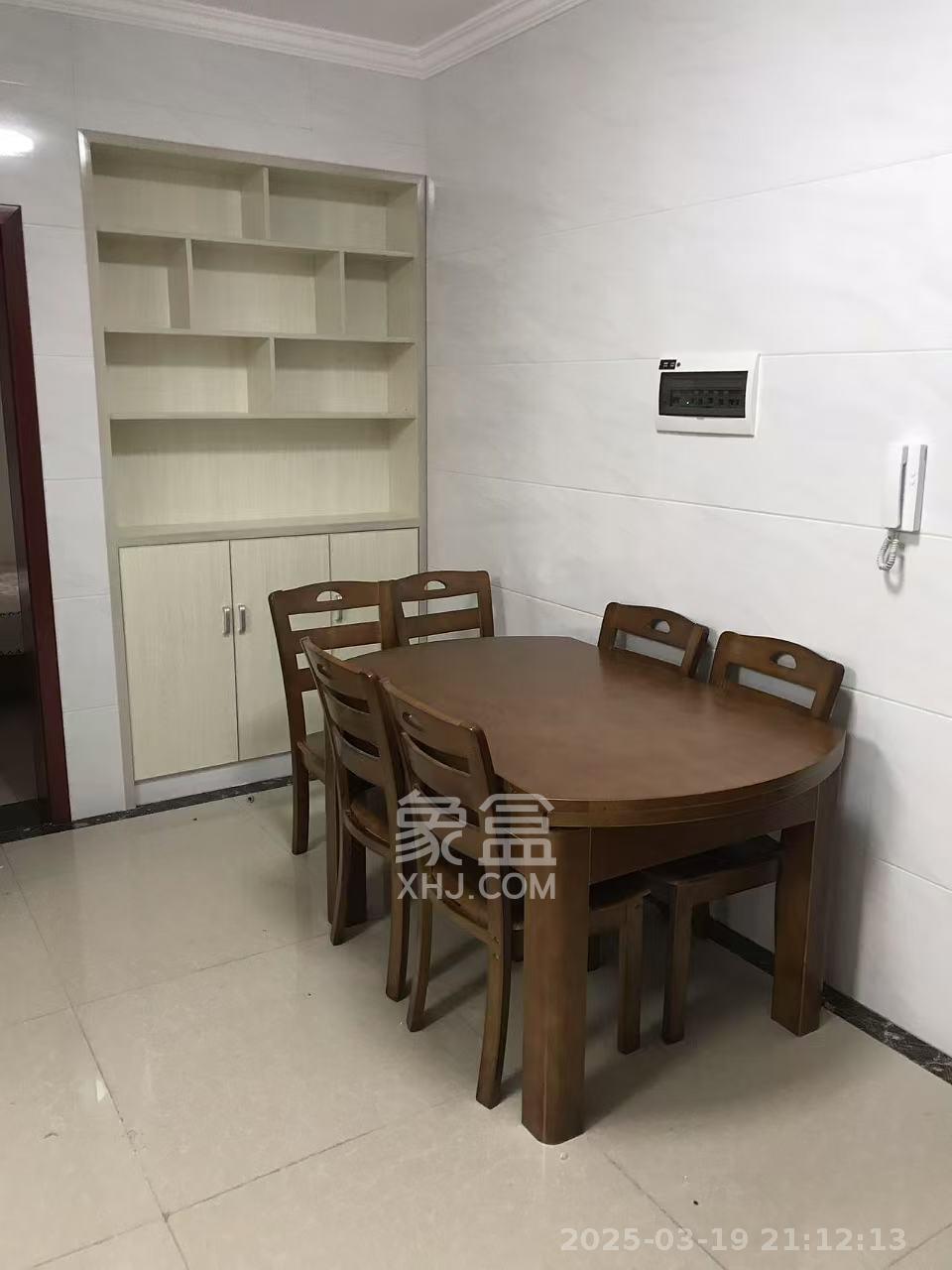 东方美地  3室2厅2卫    2200.0元/月室内图