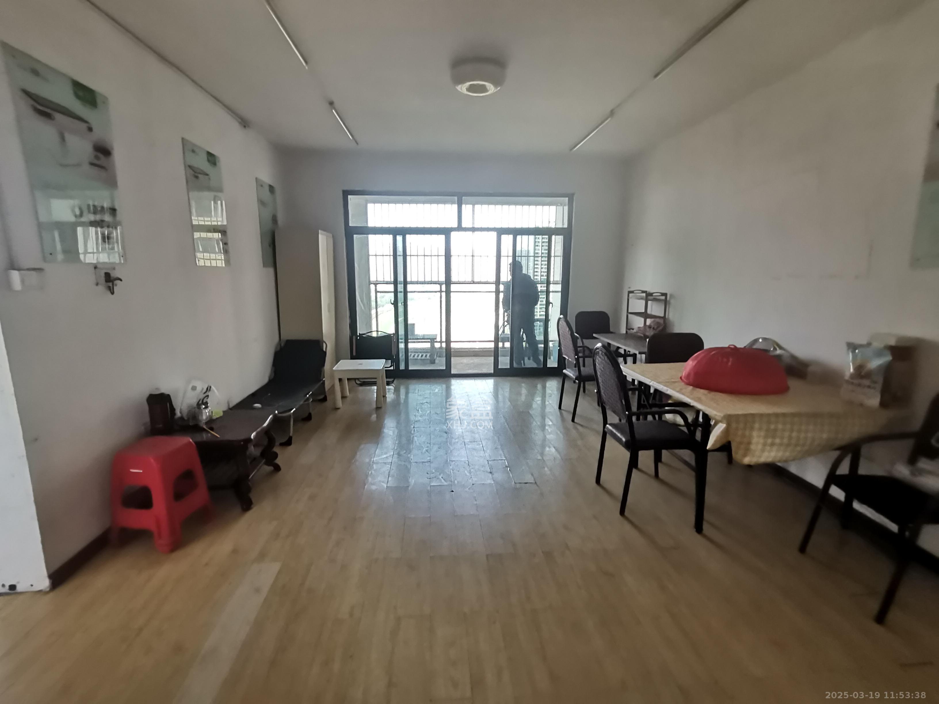 江河东澜湾 4室2厅2卫 3200.0元/月 江河东澜湾 4室2厅2卫 3200.0元/月室内图