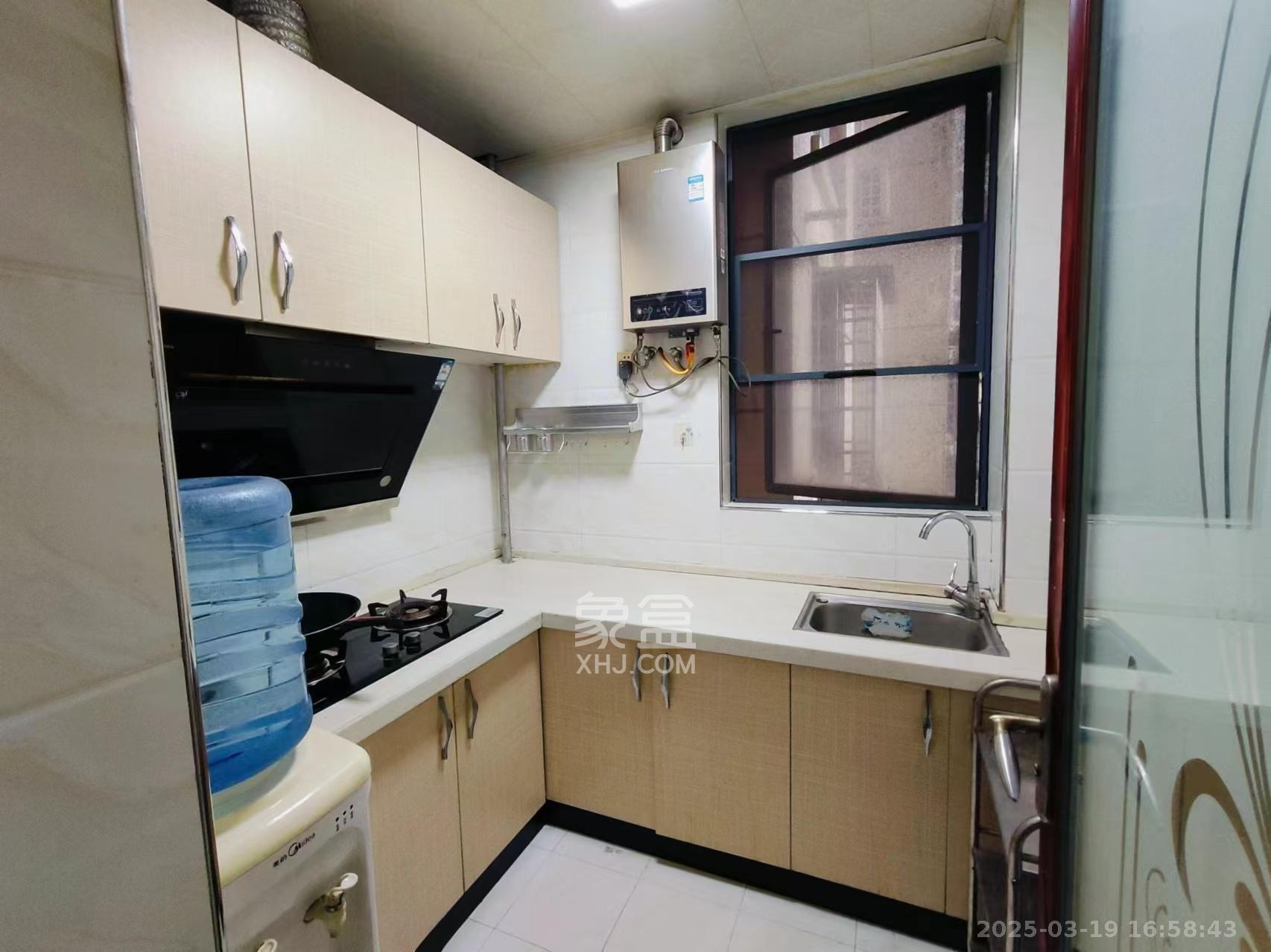 印山蓝色海岸 3室2厅1卫 1700.0元/月 印山蓝色海岸 3室2厅1卫 1700.0元/月室内图