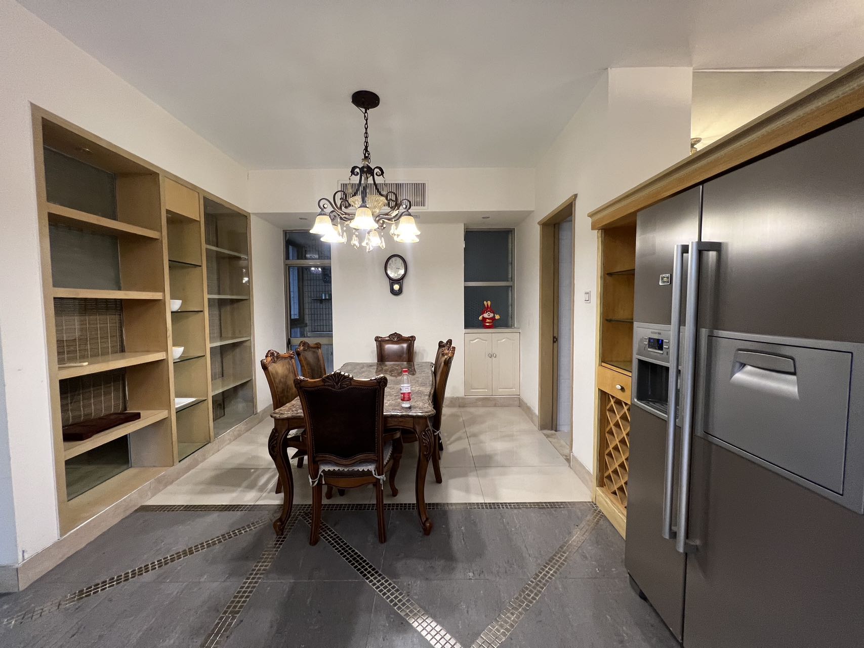 海岸壹号 4室2厅2卫 310.0万 海岸壹号 4室2厅2卫 310.0万客厅