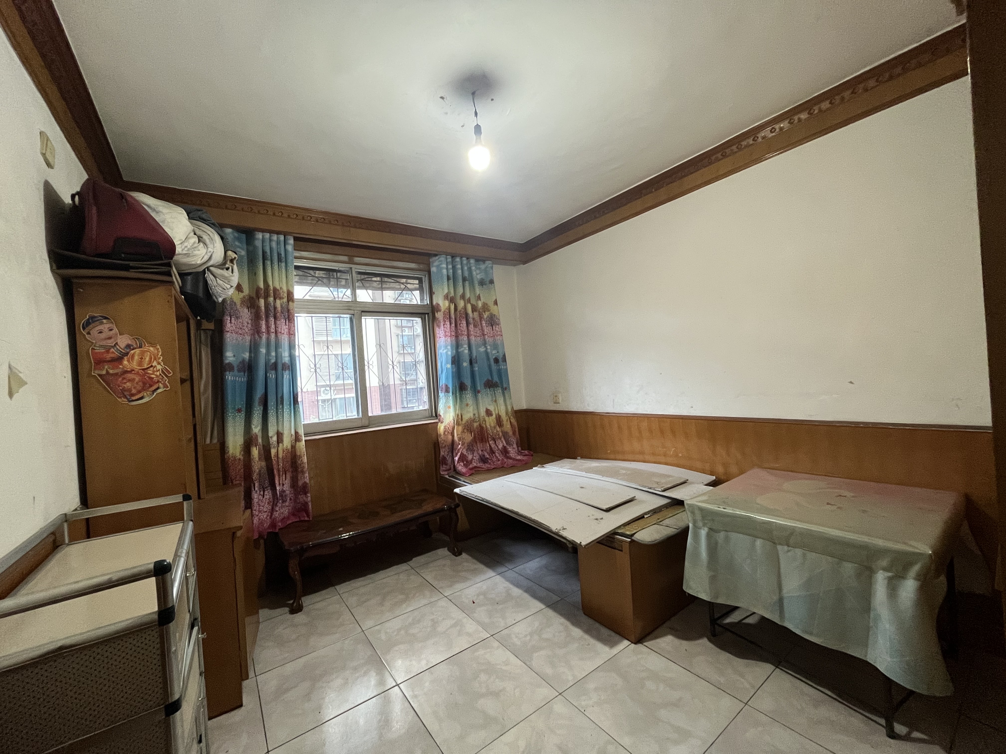 八一橡胶厂(长青中街) 3室2厅1卫 39.8万 八一橡胶厂(长青中街) 3室2厅1卫 39.8万客厅