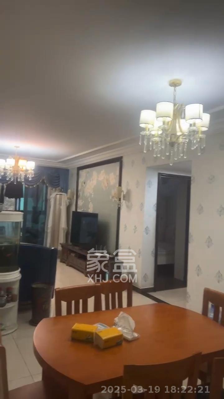 恒大翡翠华庭 3室2厅2卫 3200.0元/月 恒大翡翠华庭 3室2厅2卫 3200.0元/月室内图