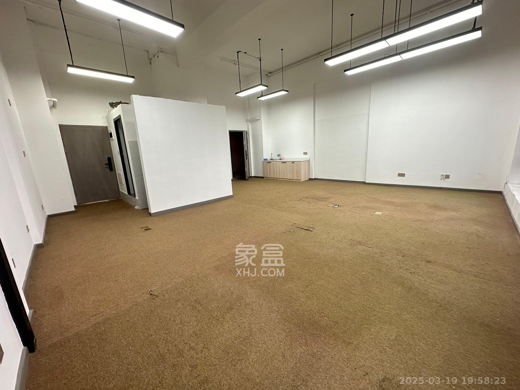 藏珑湖上公馆 1室0厅0卫 2500.0元/月 藏珑湖上公馆 1室0厅0卫 2500.0元/月室内图