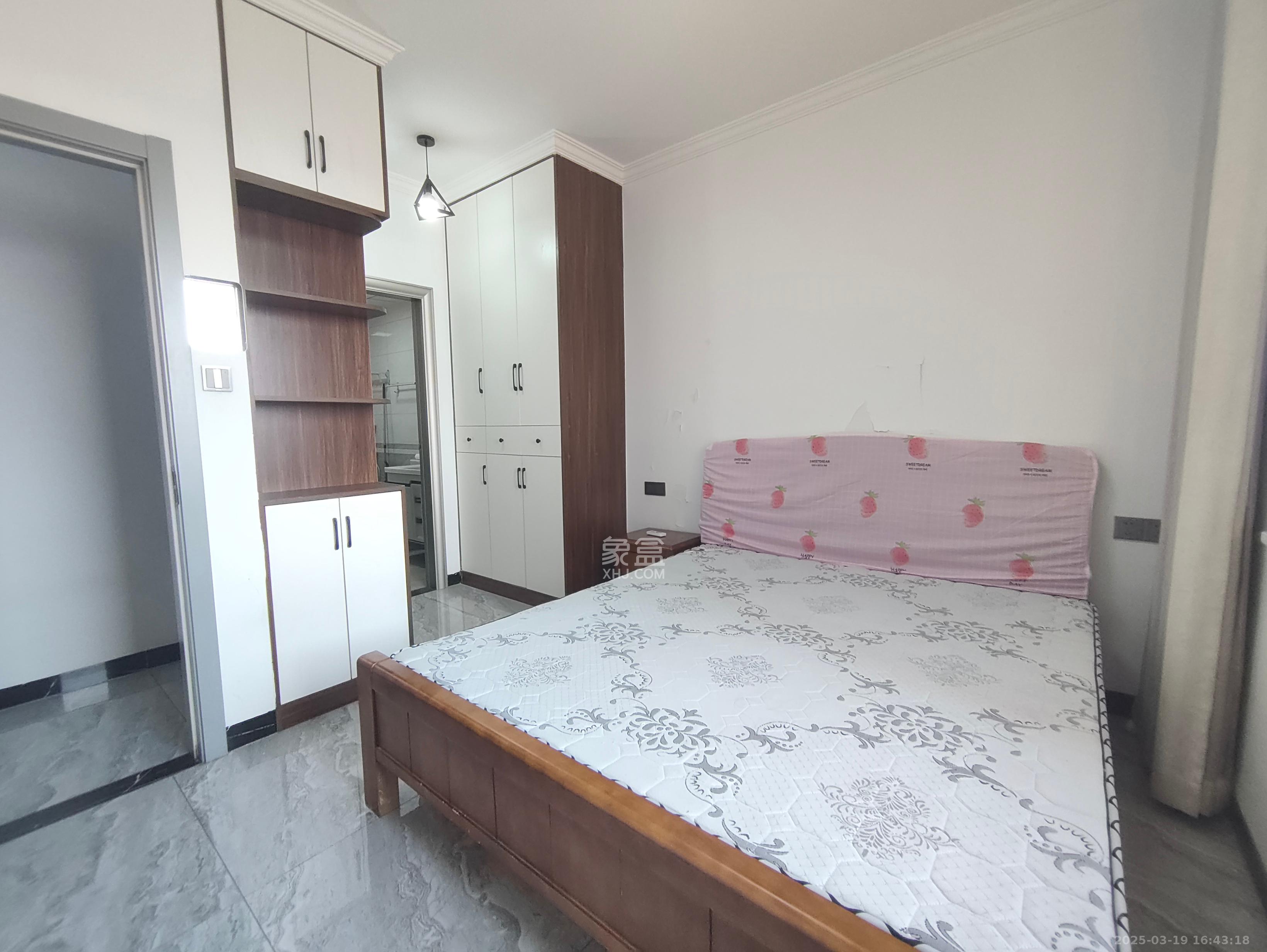 洋湖明园一期 3室2厅1卫 2100.0元/月 洋湖明园一期 3室2厅1卫 2100.0元/月室内图