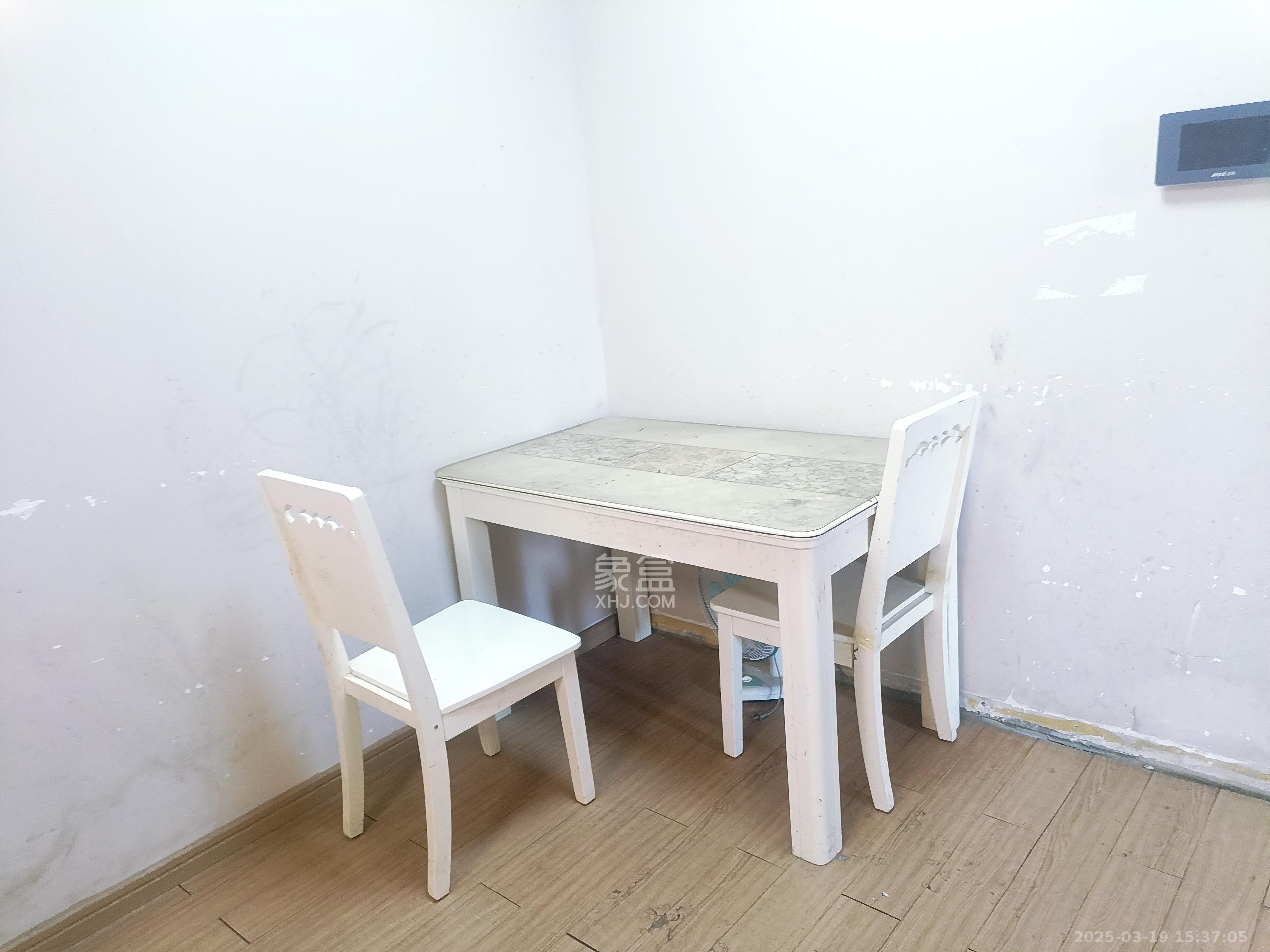 麓谷小镇  3室2厅1卫   2250.00元/月室内图