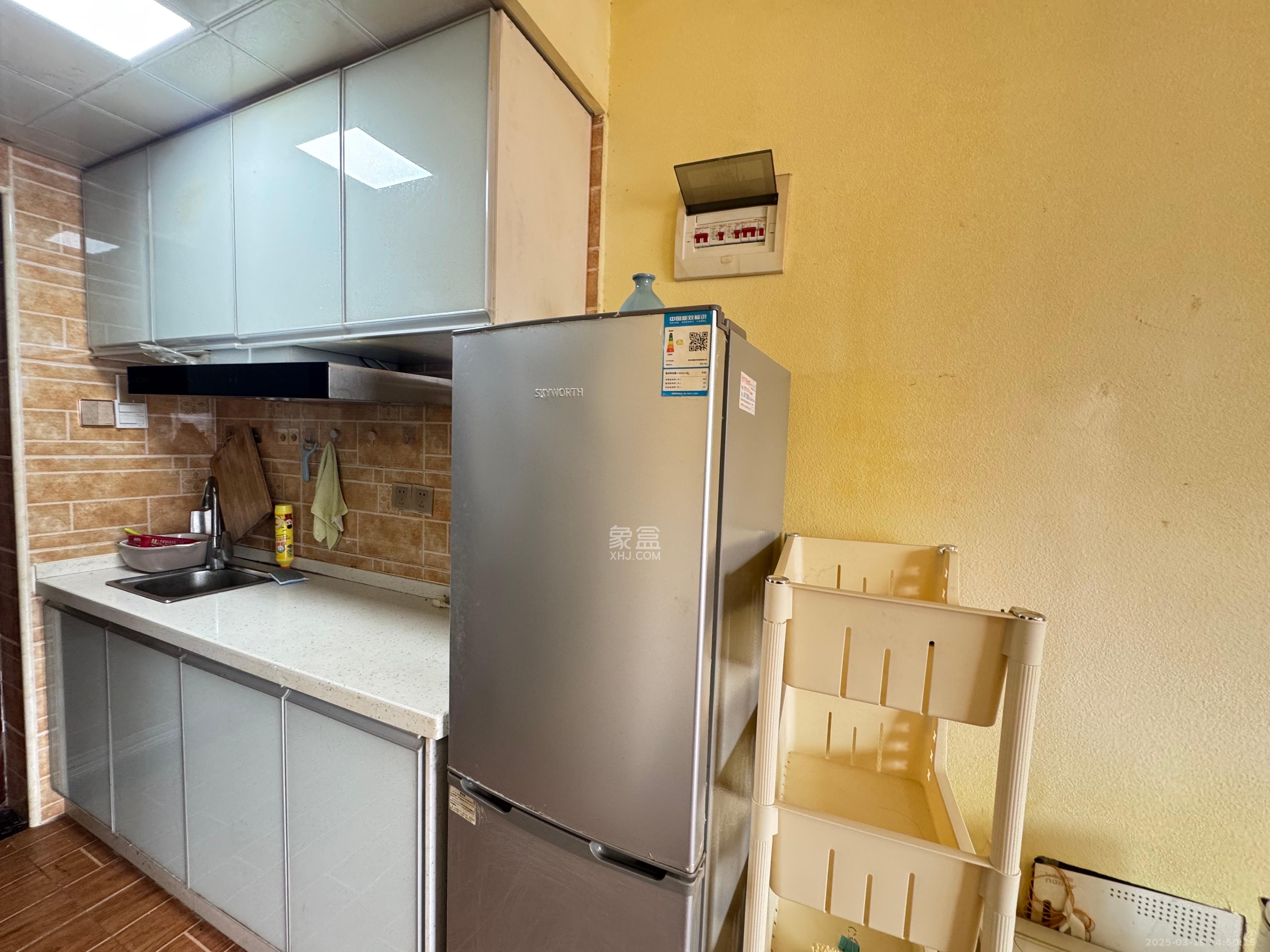 通发公寓  1室1厅1卫   1700.00元/月室内图