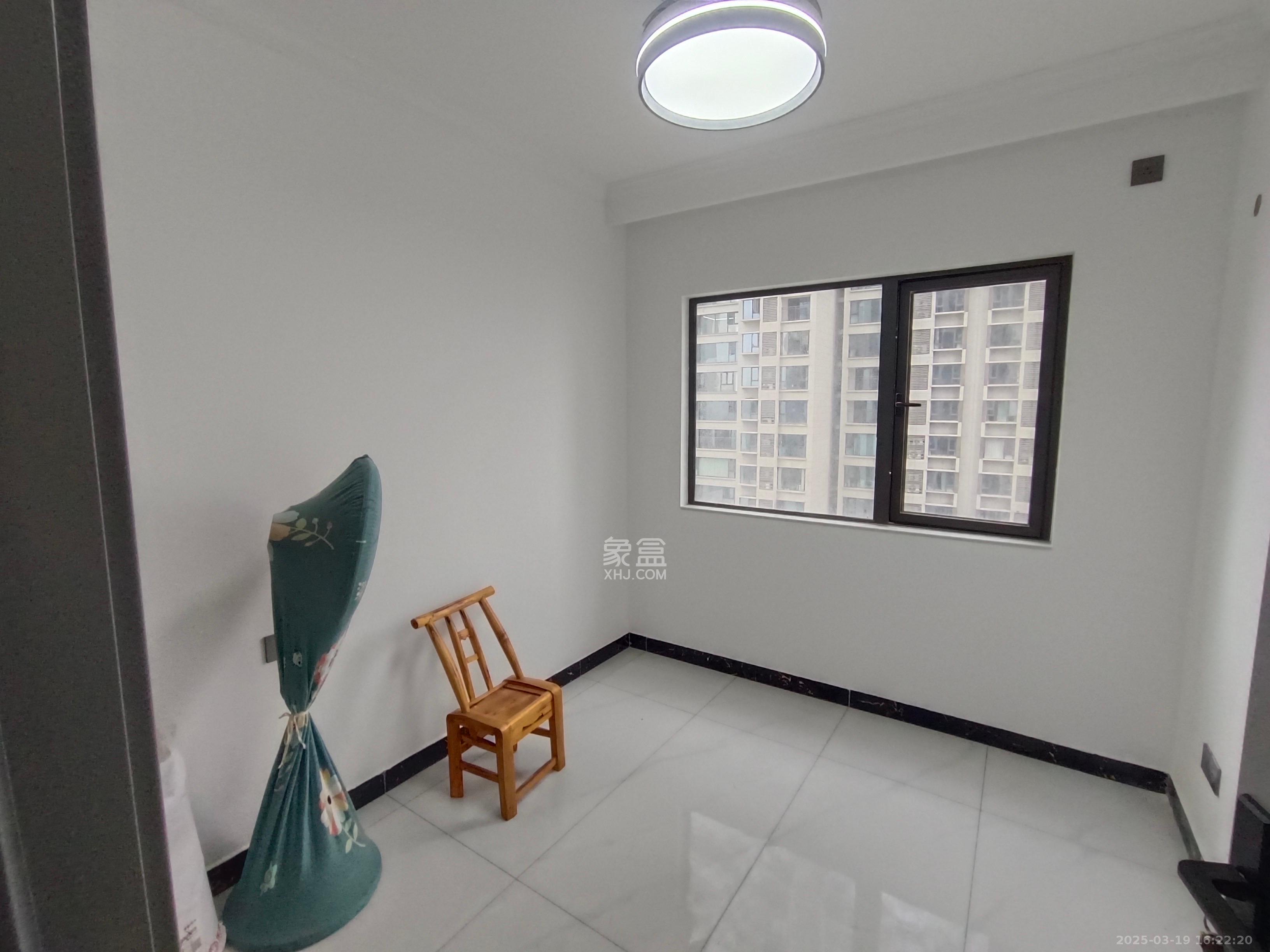 阳光城尚东湾嘉林苑 4室2厅2卫 3200.0元/月 阳光城尚东湾嘉林苑 4室2厅2卫 3200.0元/月室内图