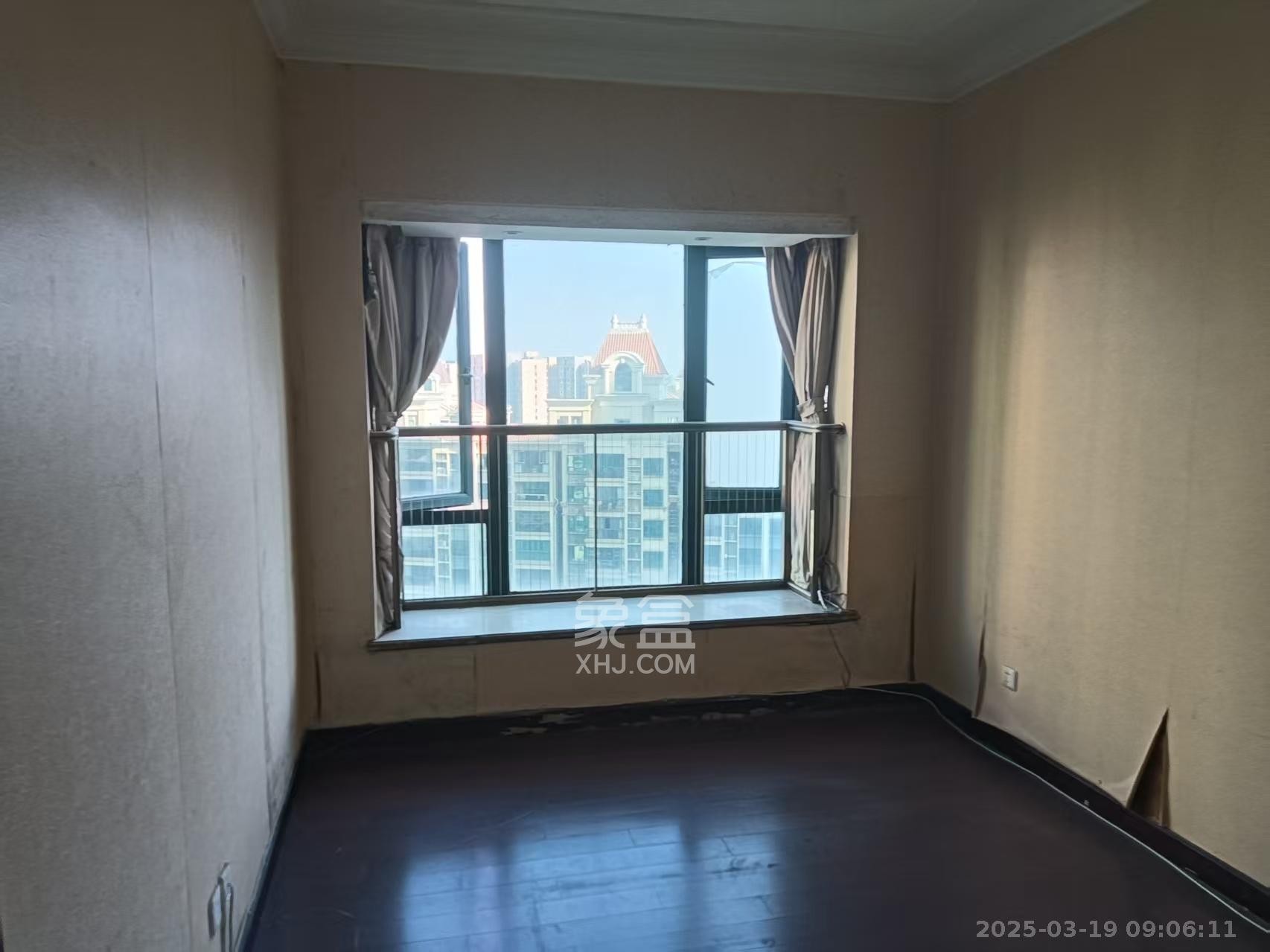 恒大雅苑 4室2厅1卫 5000.0元/月 恒大雅苑 4室2厅1卫 5000.0元/月室内图