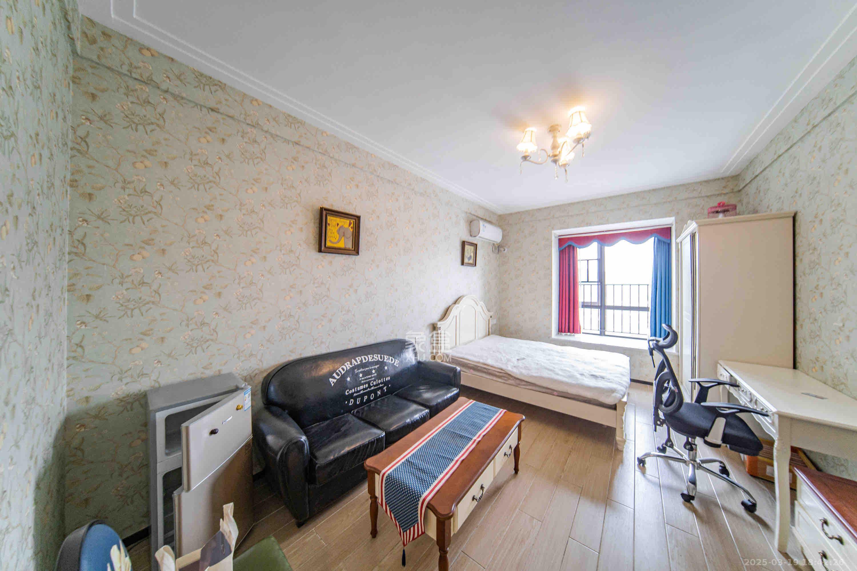 中海国际二期 1室1厅1卫 1300.0元/月 中海国际二期 1室1厅1卫 1300.0元/月室内图