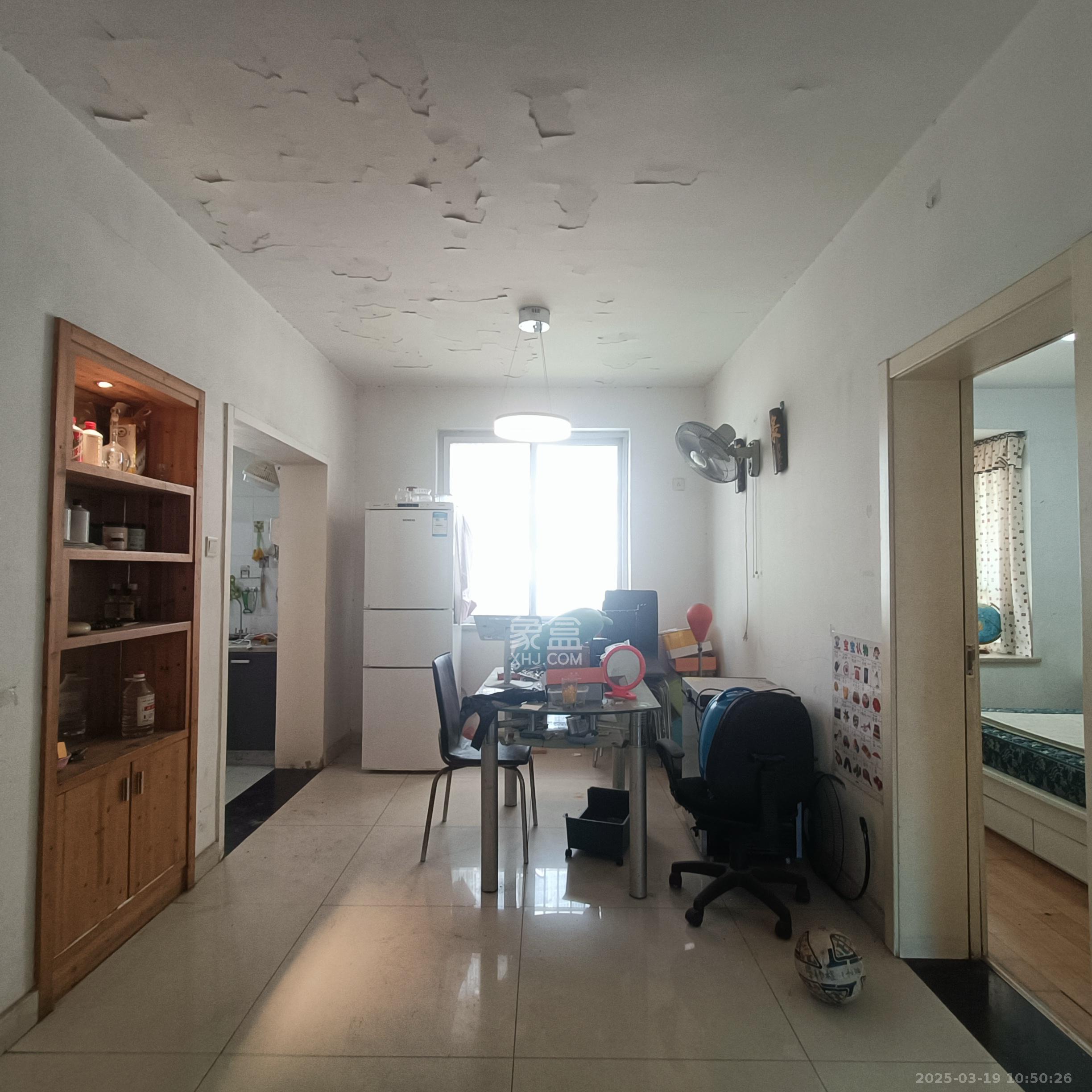 泰禹家园(彩云之翼家园一期、二期、三期) 3室2厅2卫 2000.0元/月 泰禹家园(彩云之翼家园一期、二期、三期) 3室2厅2卫 2000.0元/月室内图