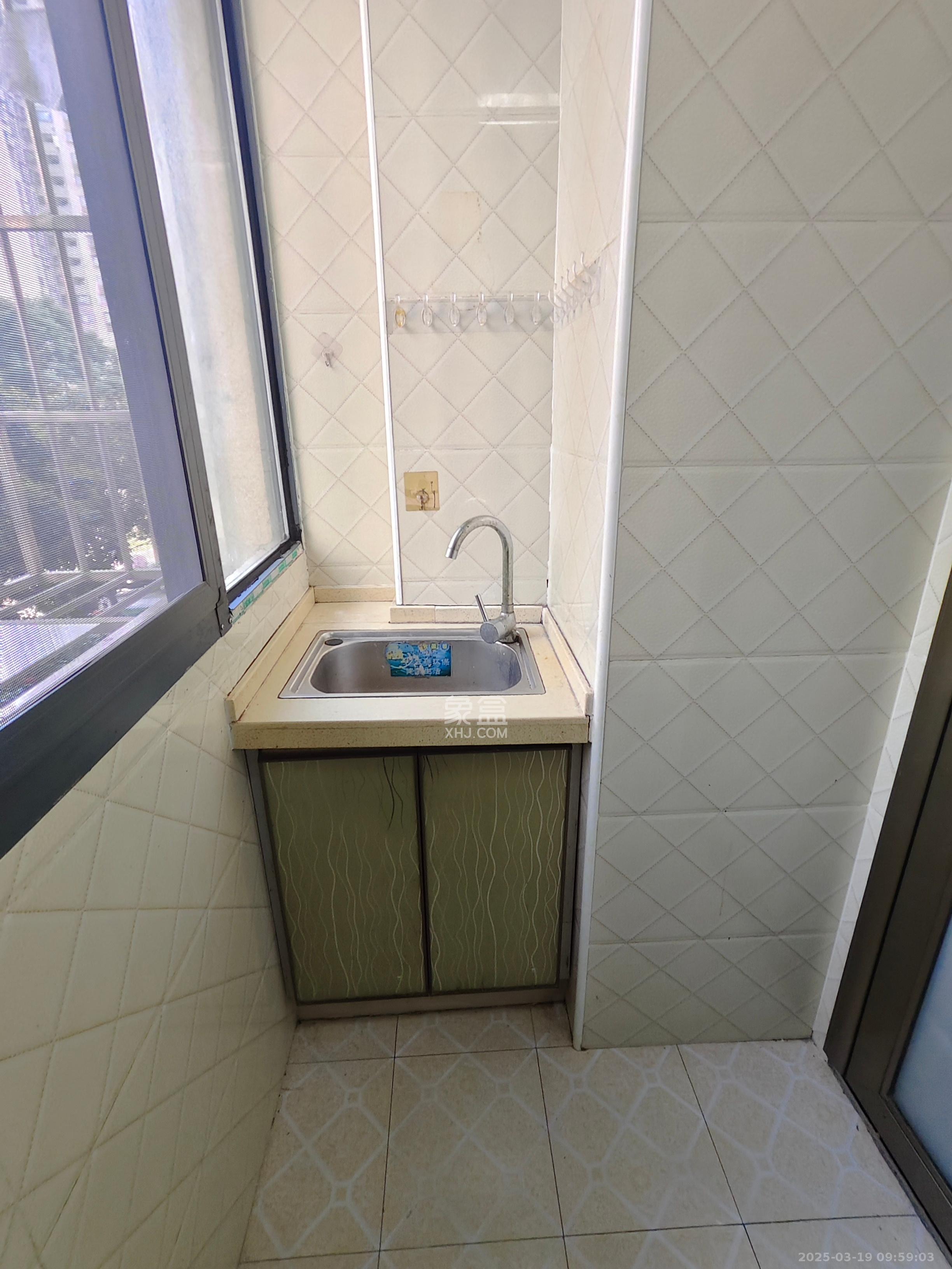 嘉顺苑 1室1厅1卫 1300.0元/月 嘉顺苑 1室1厅1卫 1300.0元/月室内图