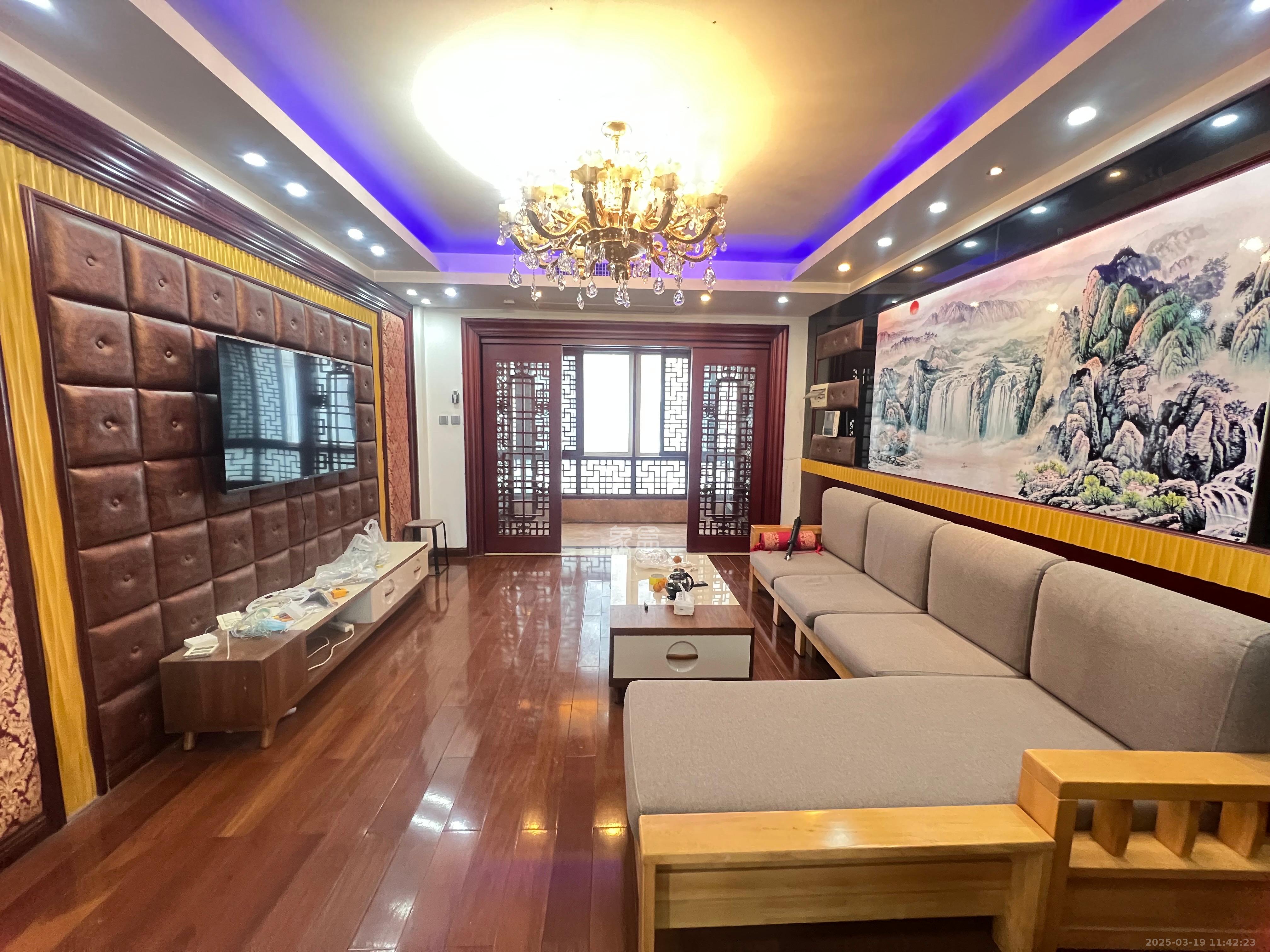 东门壹号家园  4室2厅2卫   3000.00元/月室内图