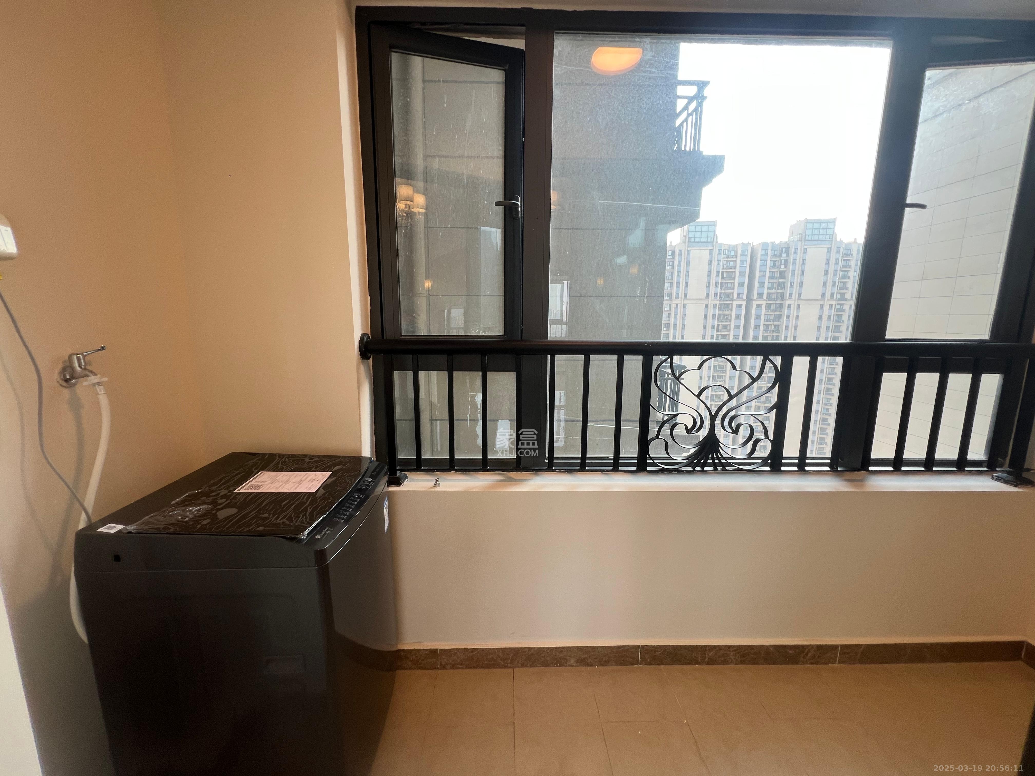 恒大御景半岛  3室2厅2卫   1800.00元/月室内图