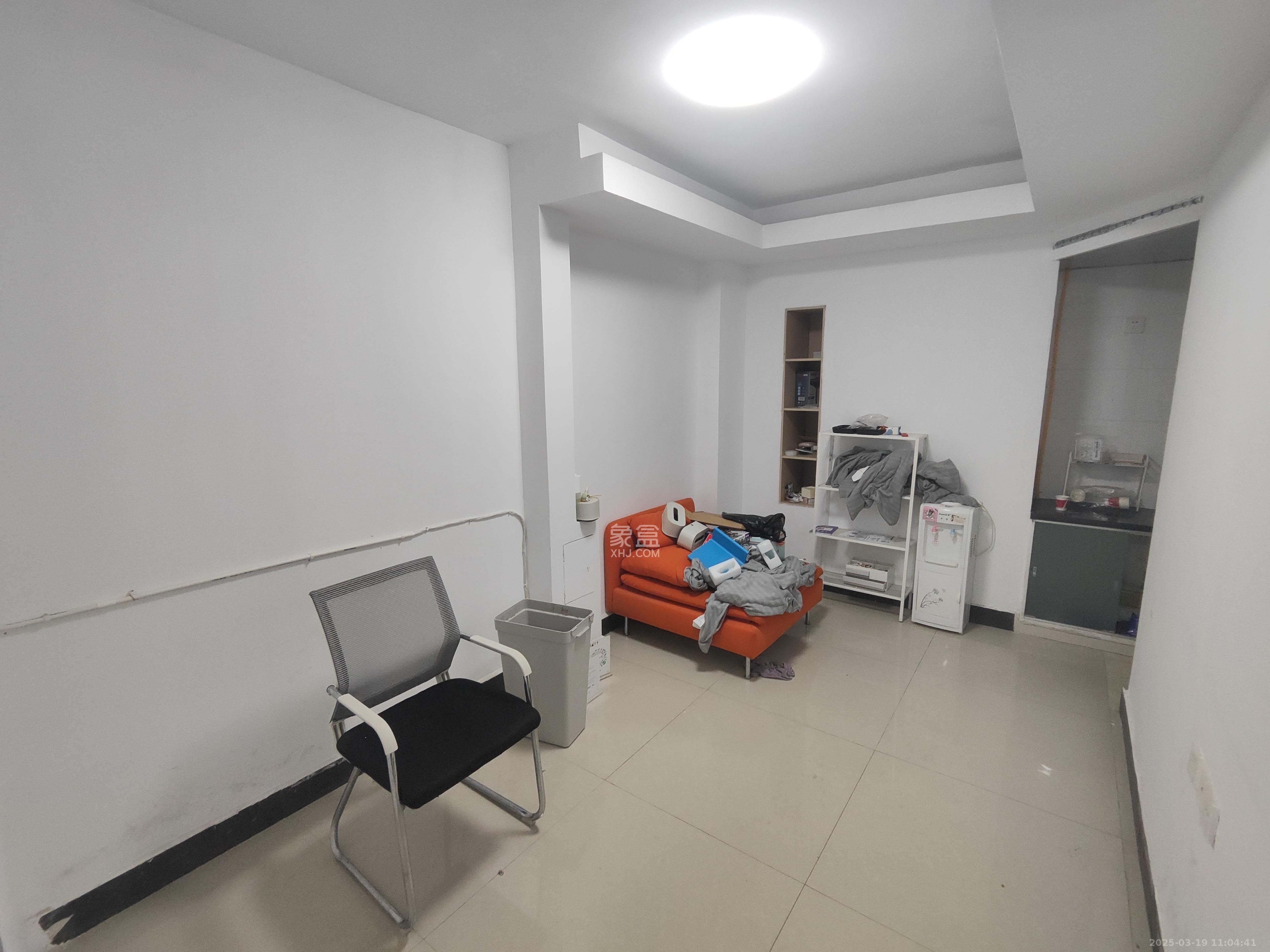 新时代广场  2室1厅1卫    2600.0元/月室内图