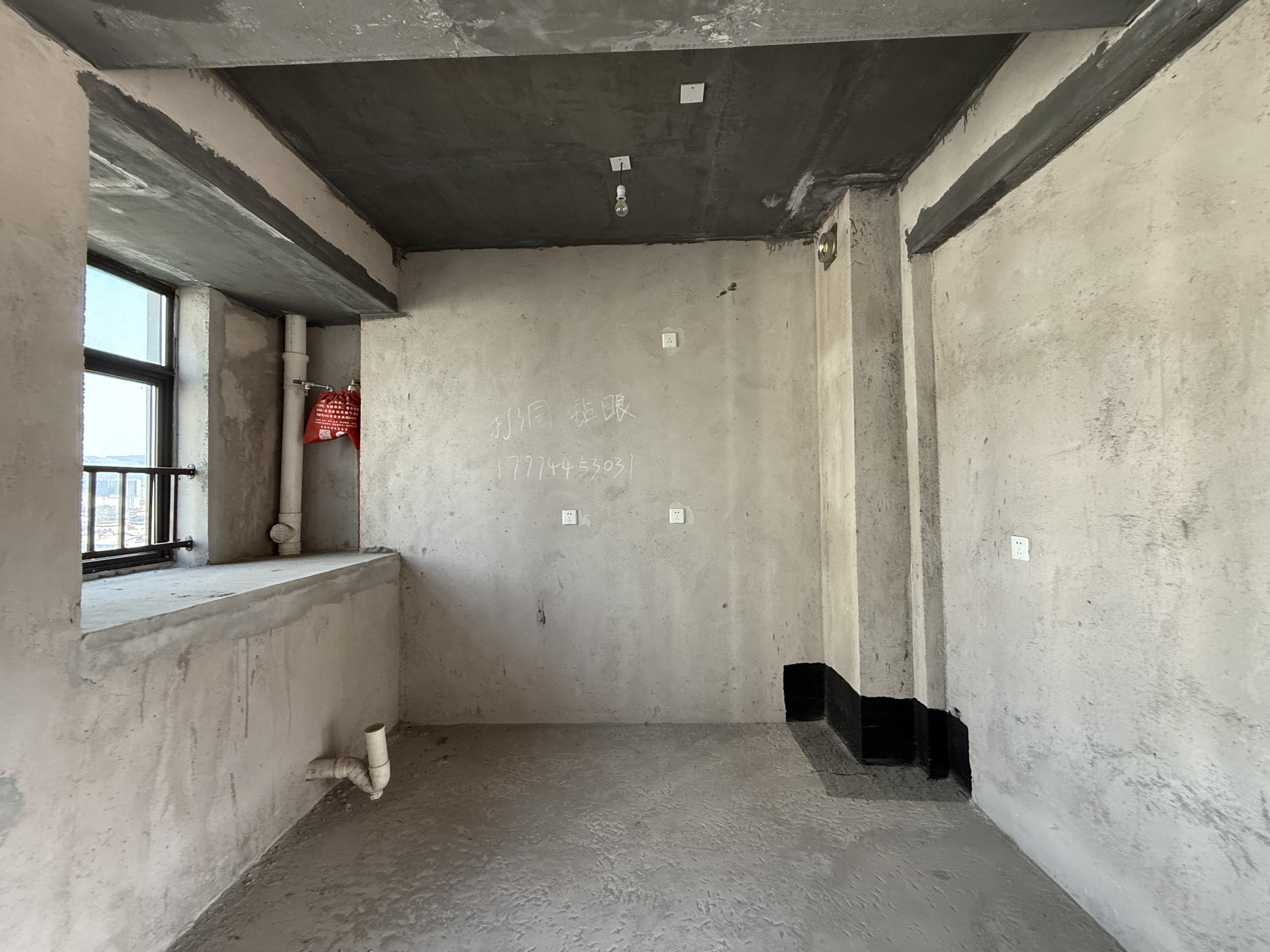 锦绣公馆 4室2厅2卫 71.8万 锦绣公馆 4室2厅2卫 71.8万客厅