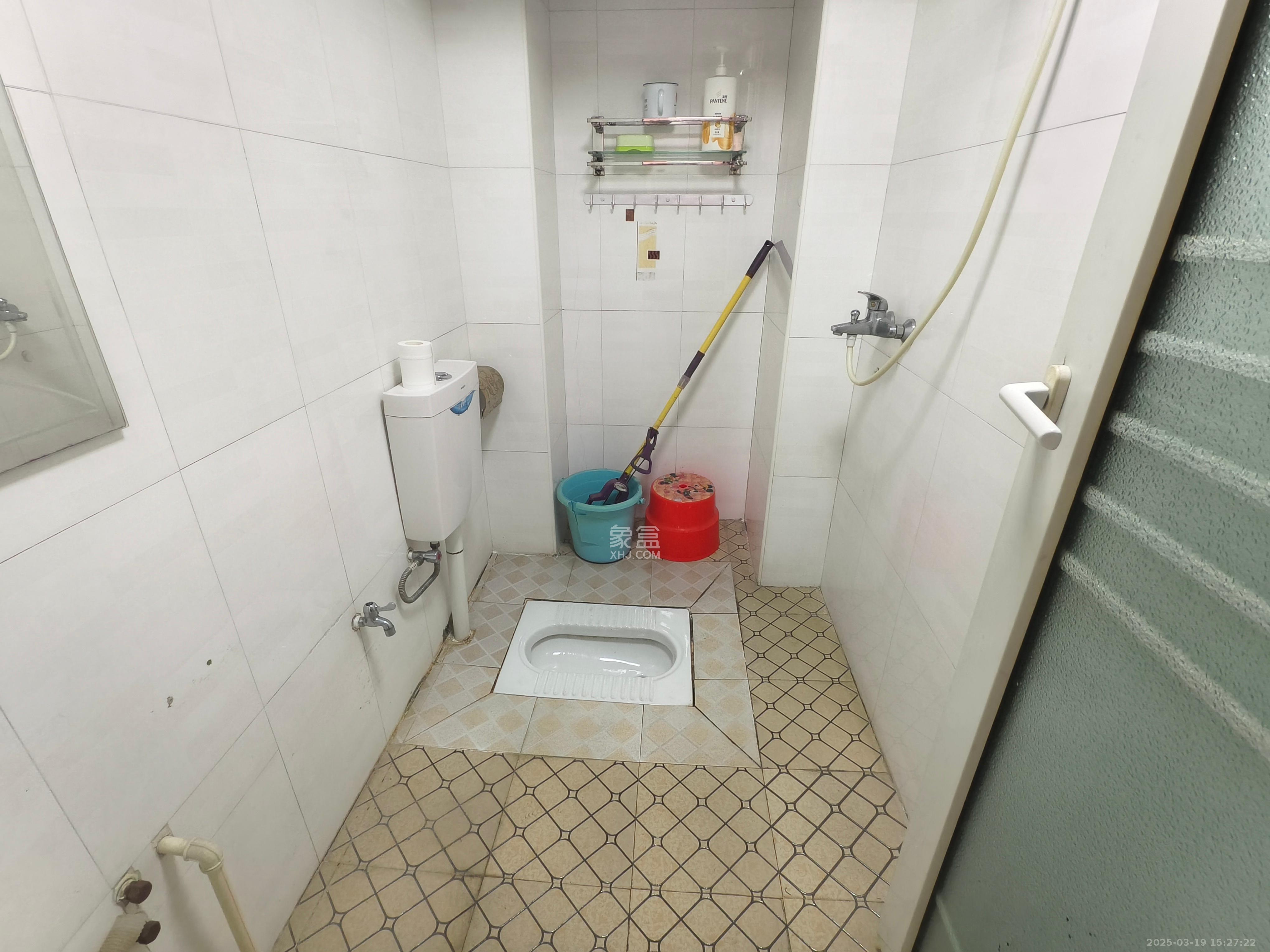 南国新城  2室1厅1卫   2300.00元/月室内图